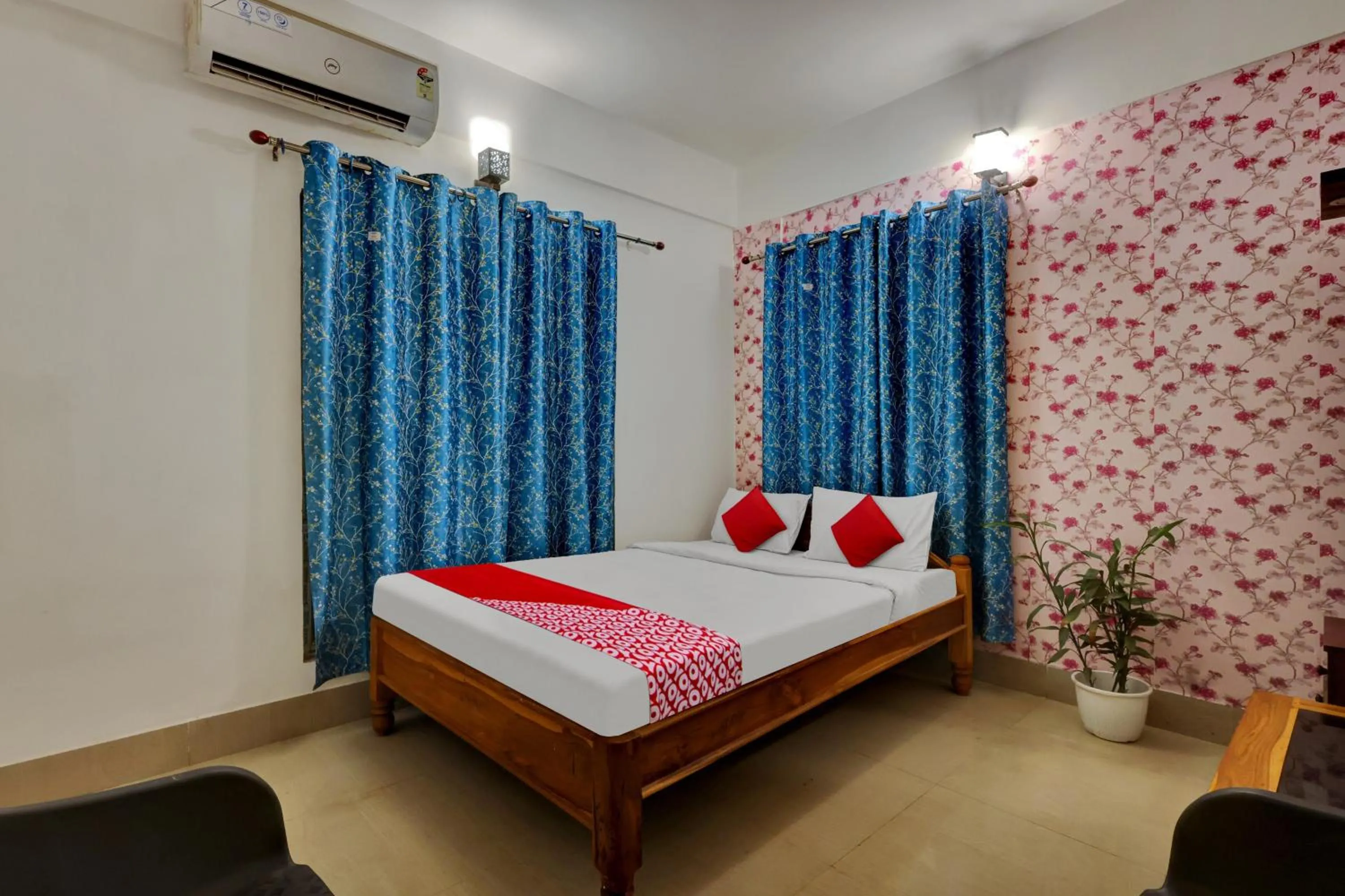 Bedroom in OYO Flagship Larica Green Valley