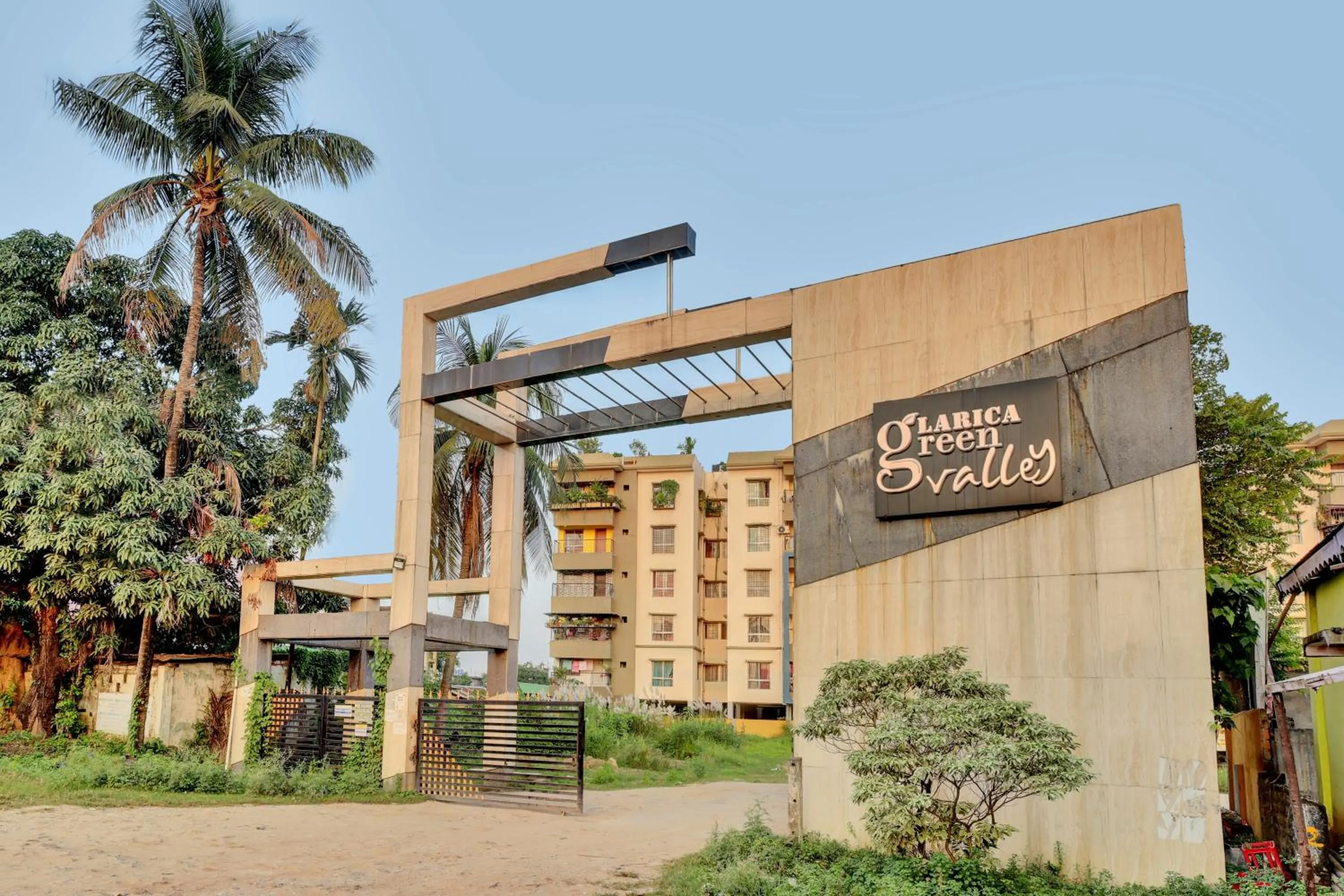 Facade/entrance, Property Building in OYO Flagship Larica Green Valley