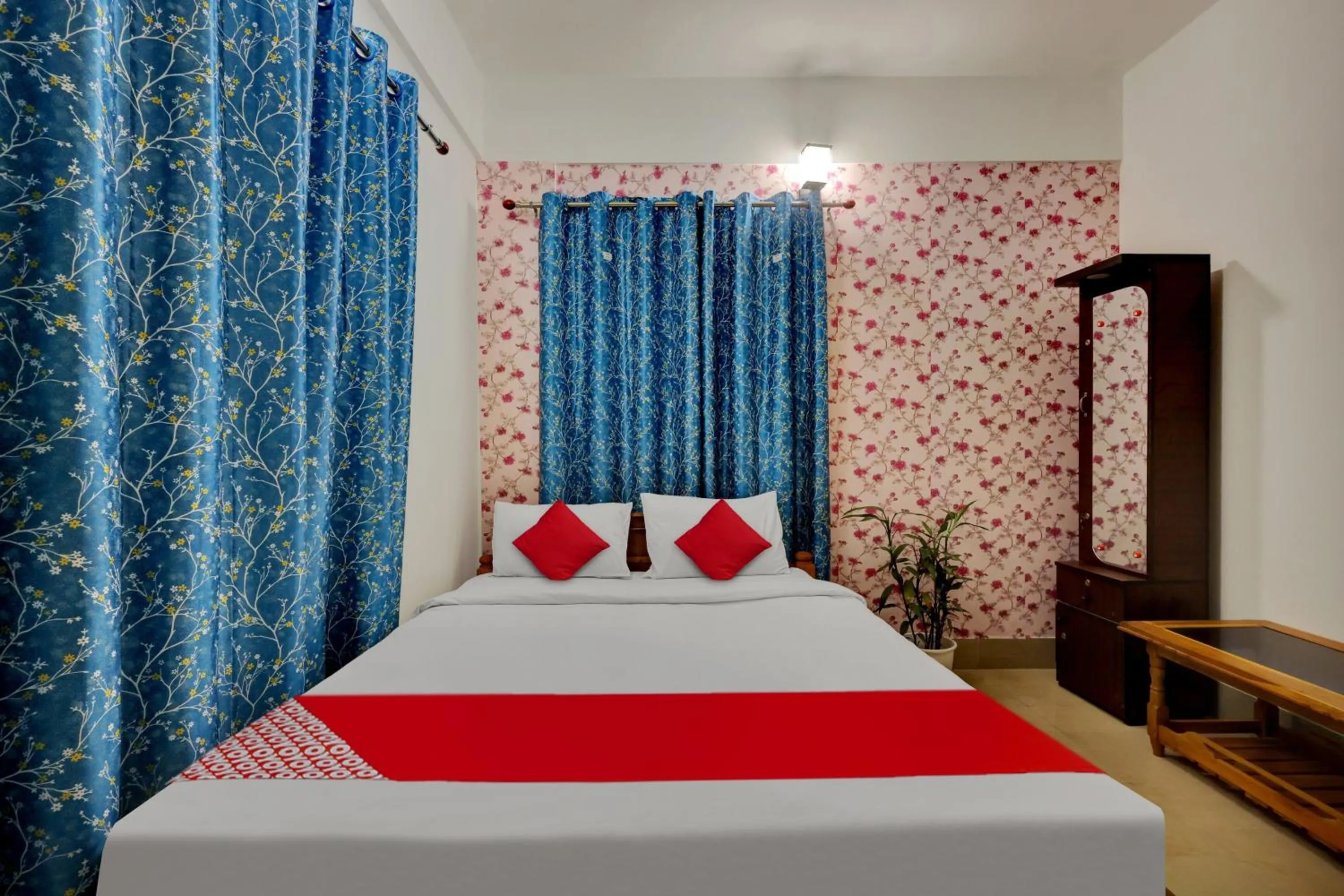 Bedroom in OYO Flagship Larica Green Valley