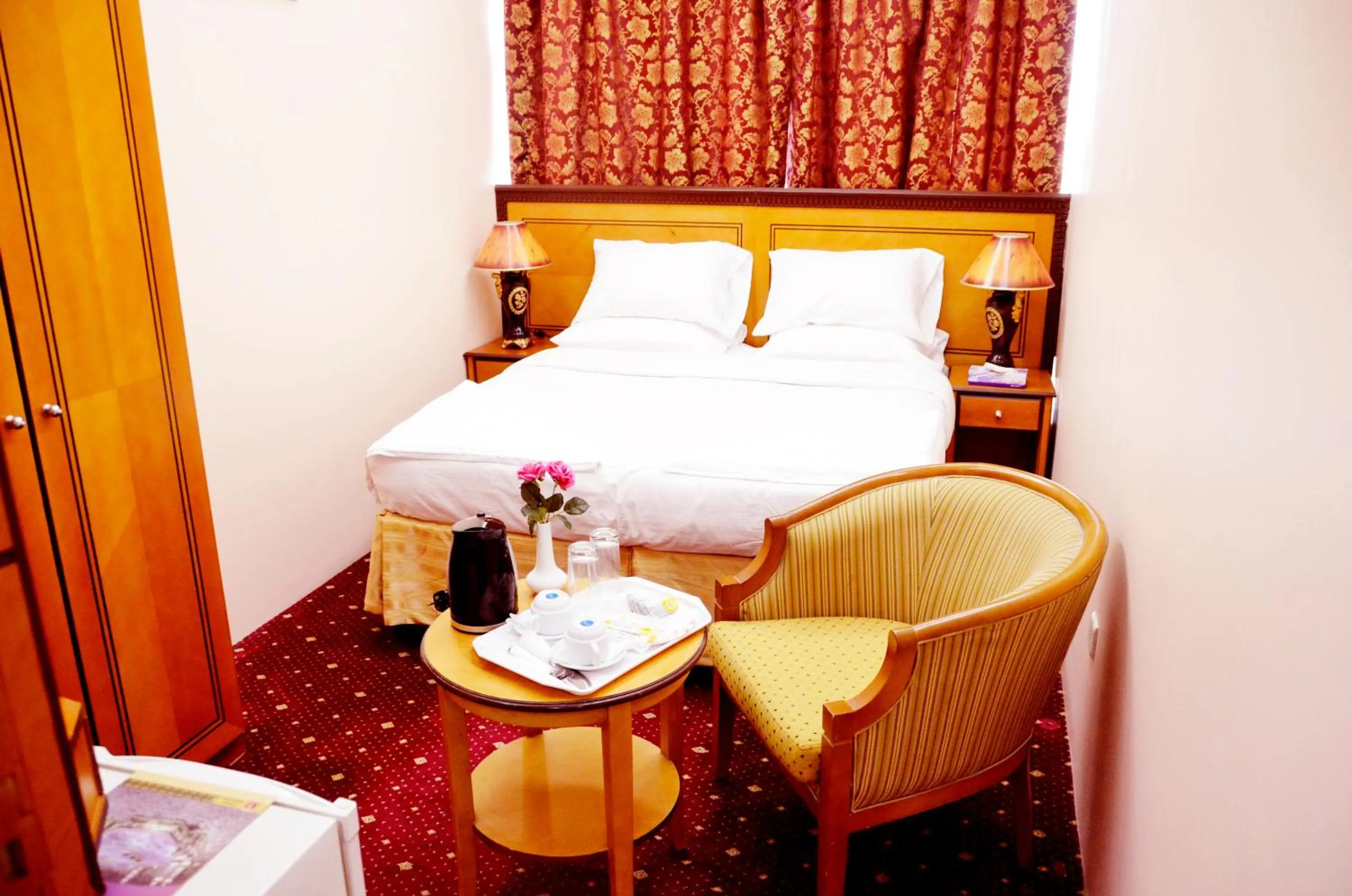 Bedroom, Bed in Anwar Al Deafah Hotel
