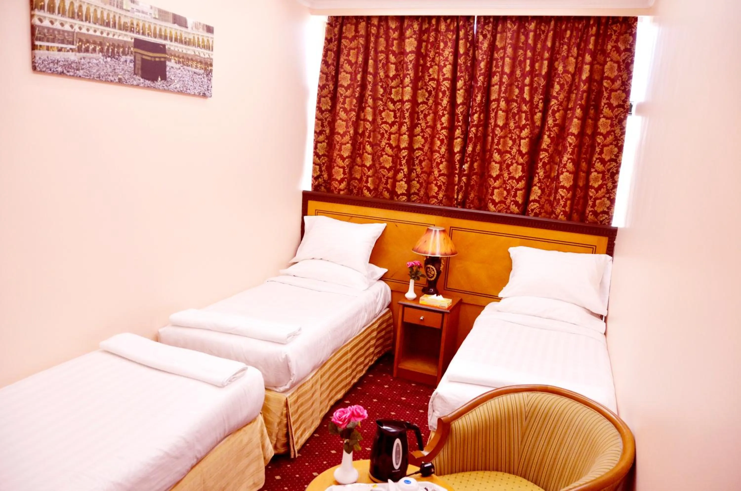 Bedroom, Bed in Anwar Al Deafah Hotel