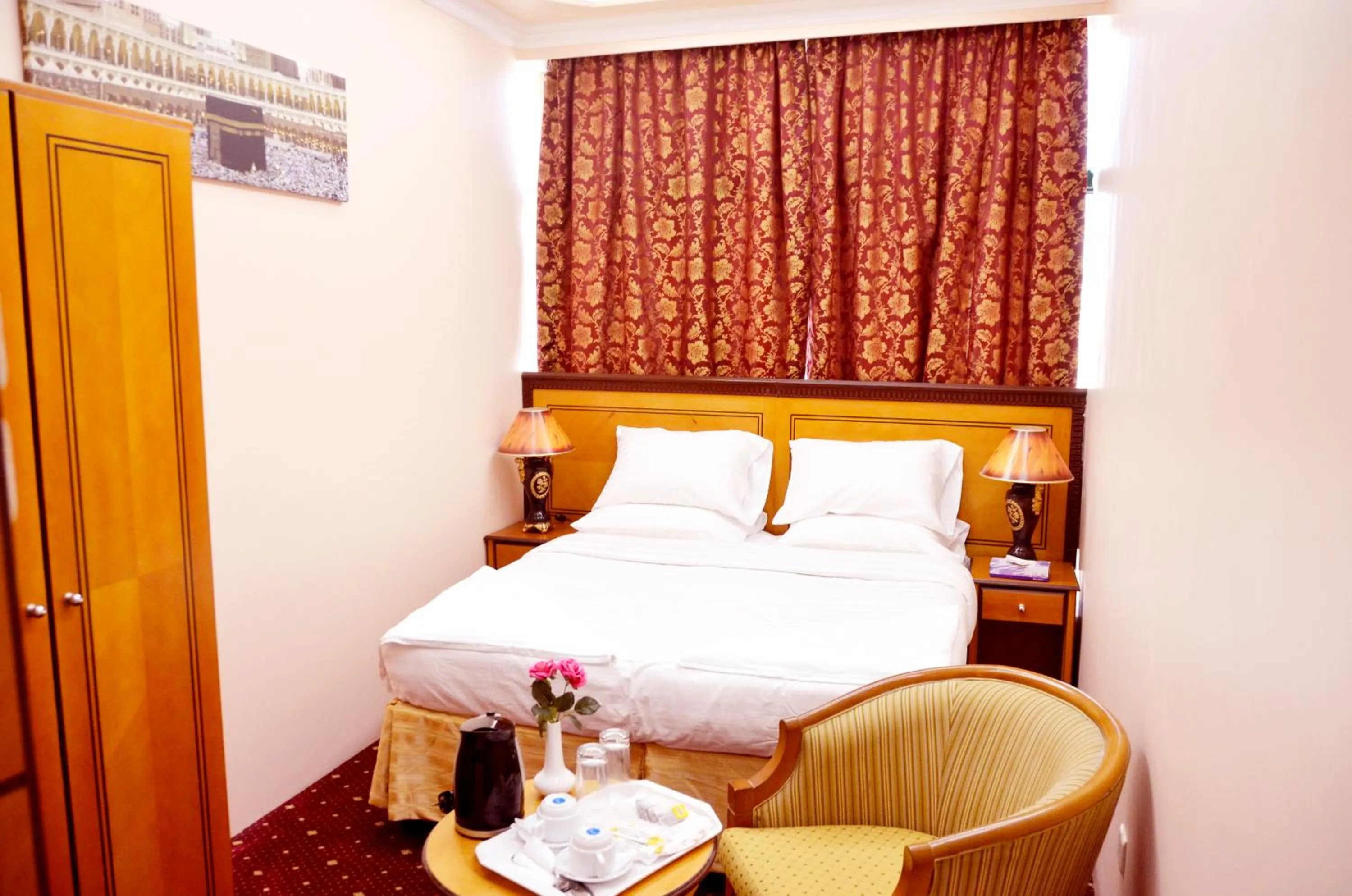 Bedroom, Bed in Anwar Al Deafah Hotel