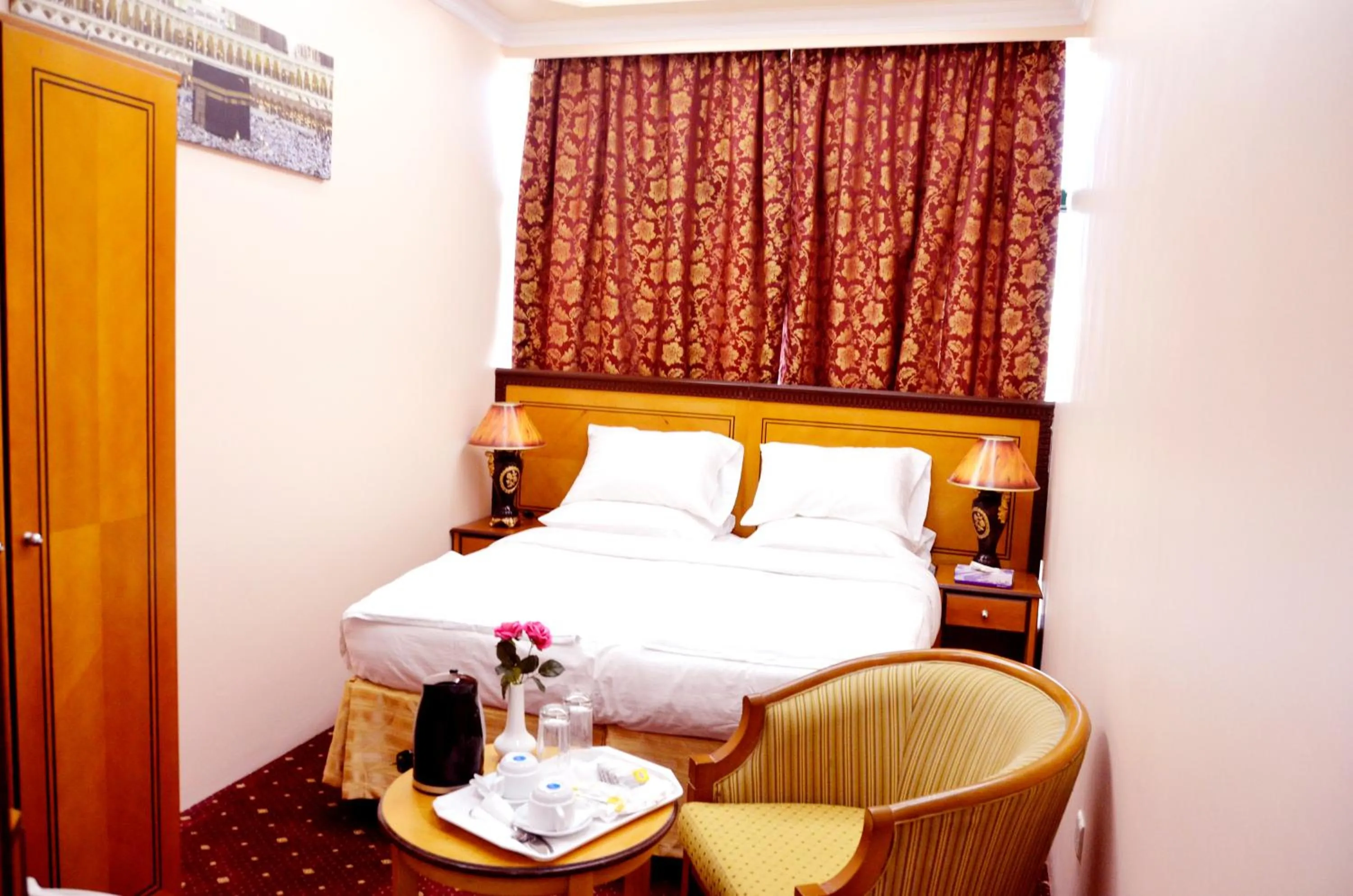 Bedroom, Bed in Anwar Al Deafah Hotel