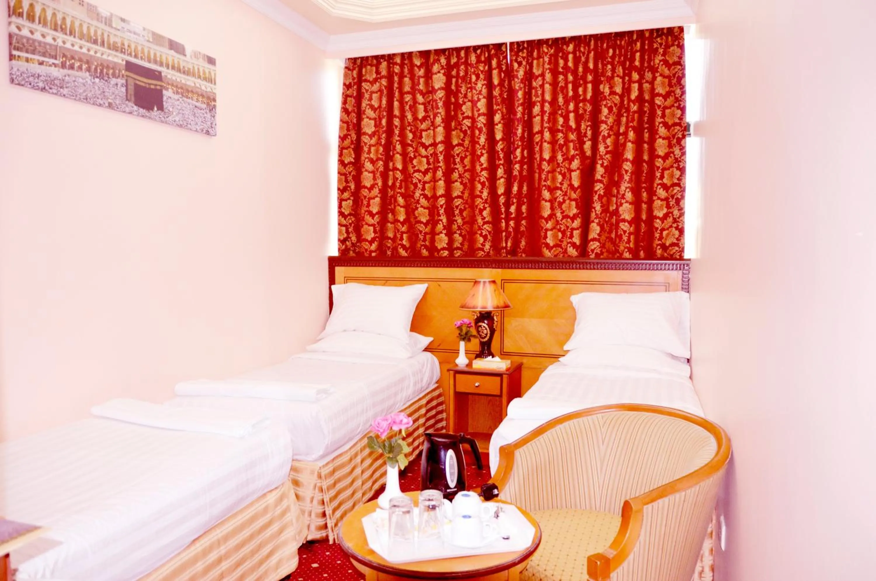 Bedroom, Bed in Anwar Al Deafah Hotel