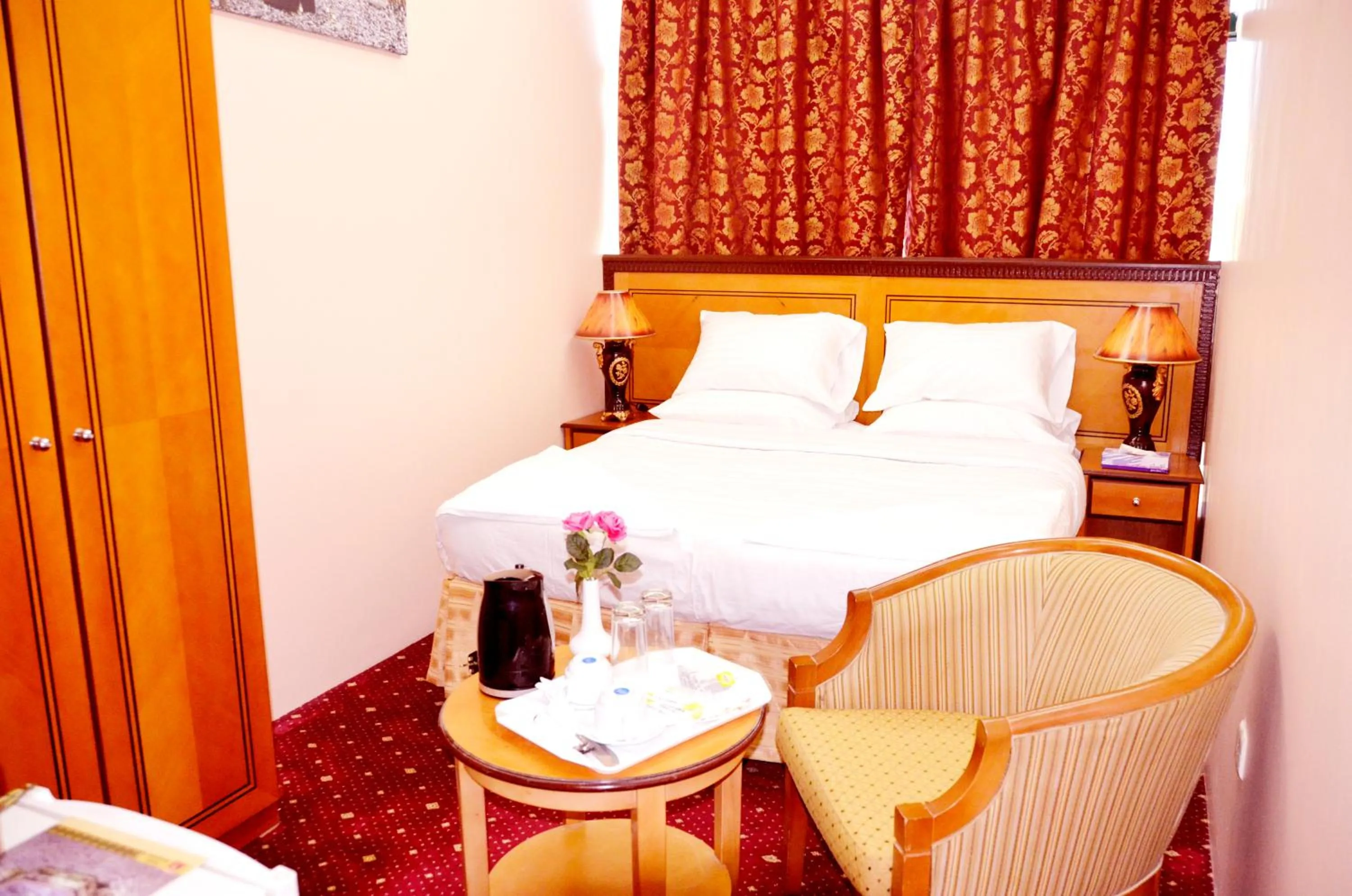 Bedroom, Bed in Anwar Al Deafah Hotel