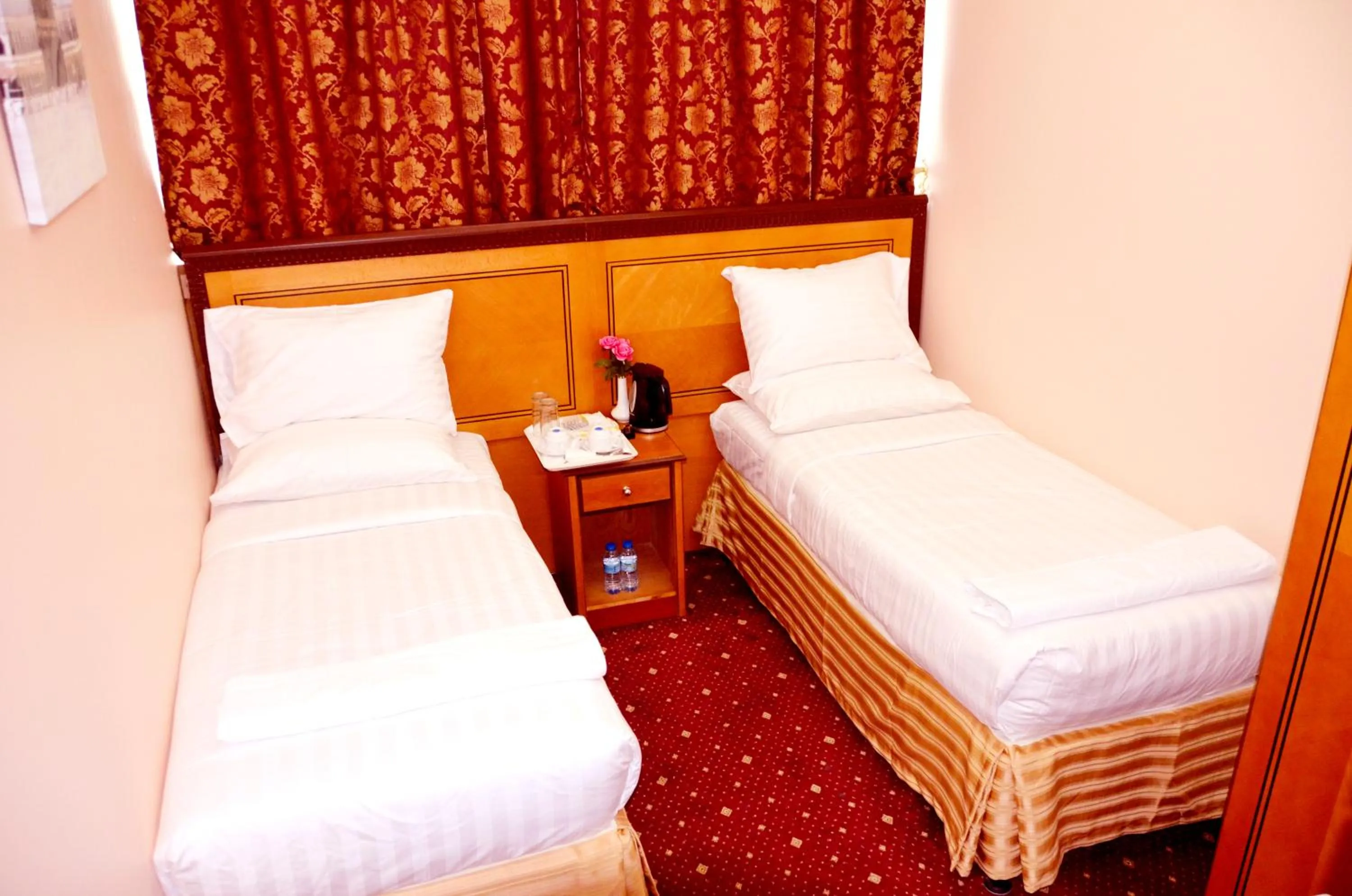 Bedroom, Bed in Anwar Al Deafah Hotel