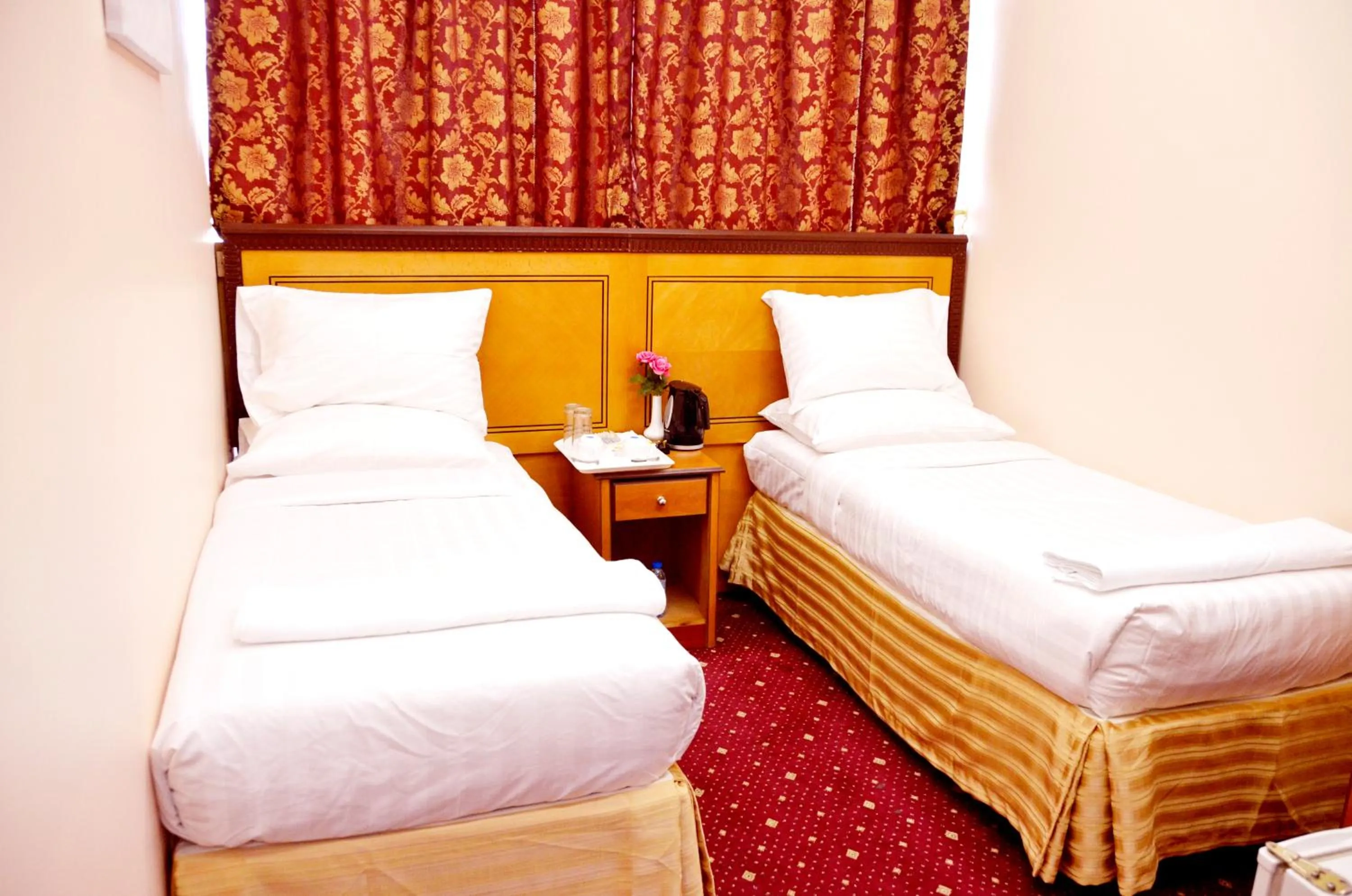 Bedroom, Bed in Anwar Al Deafah Hotel