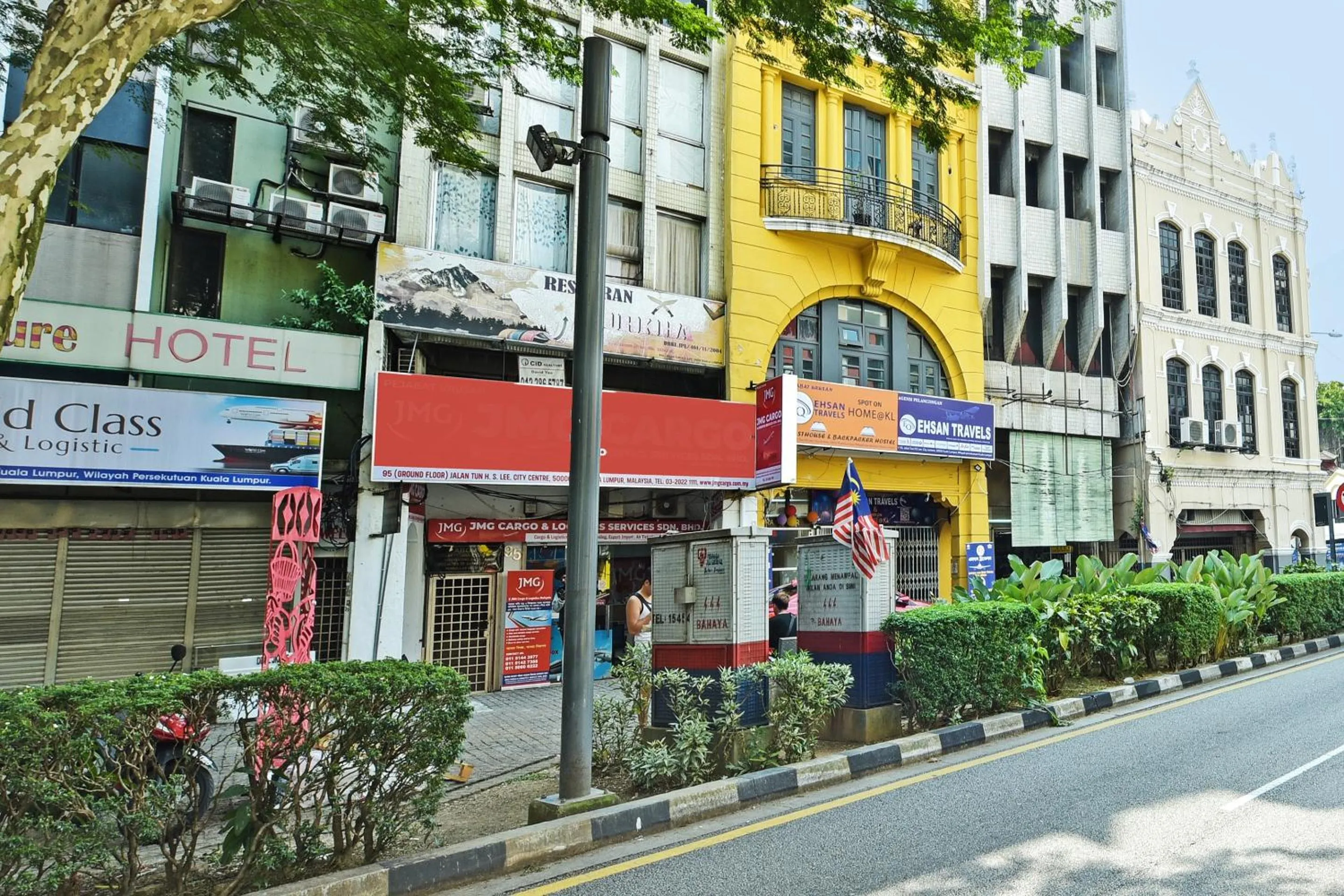 Facade/entrance, Property Building in SPOT ON 90850 Ehsan Travels Home