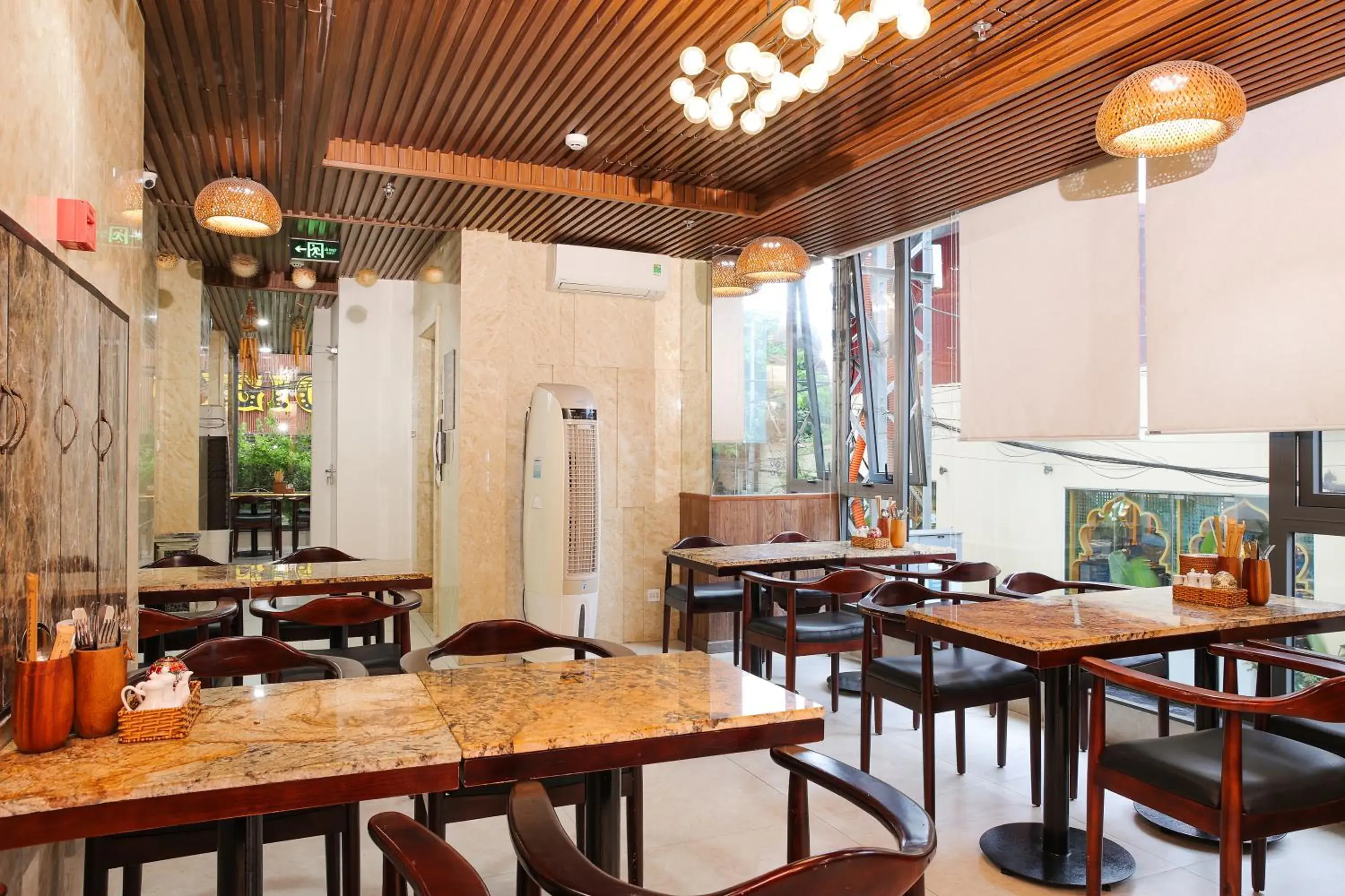 Restaurant/places to eat in Azura Gold Hotel & Apartment Restaurant/places to eat in Azura Gold Hotel & Apartment