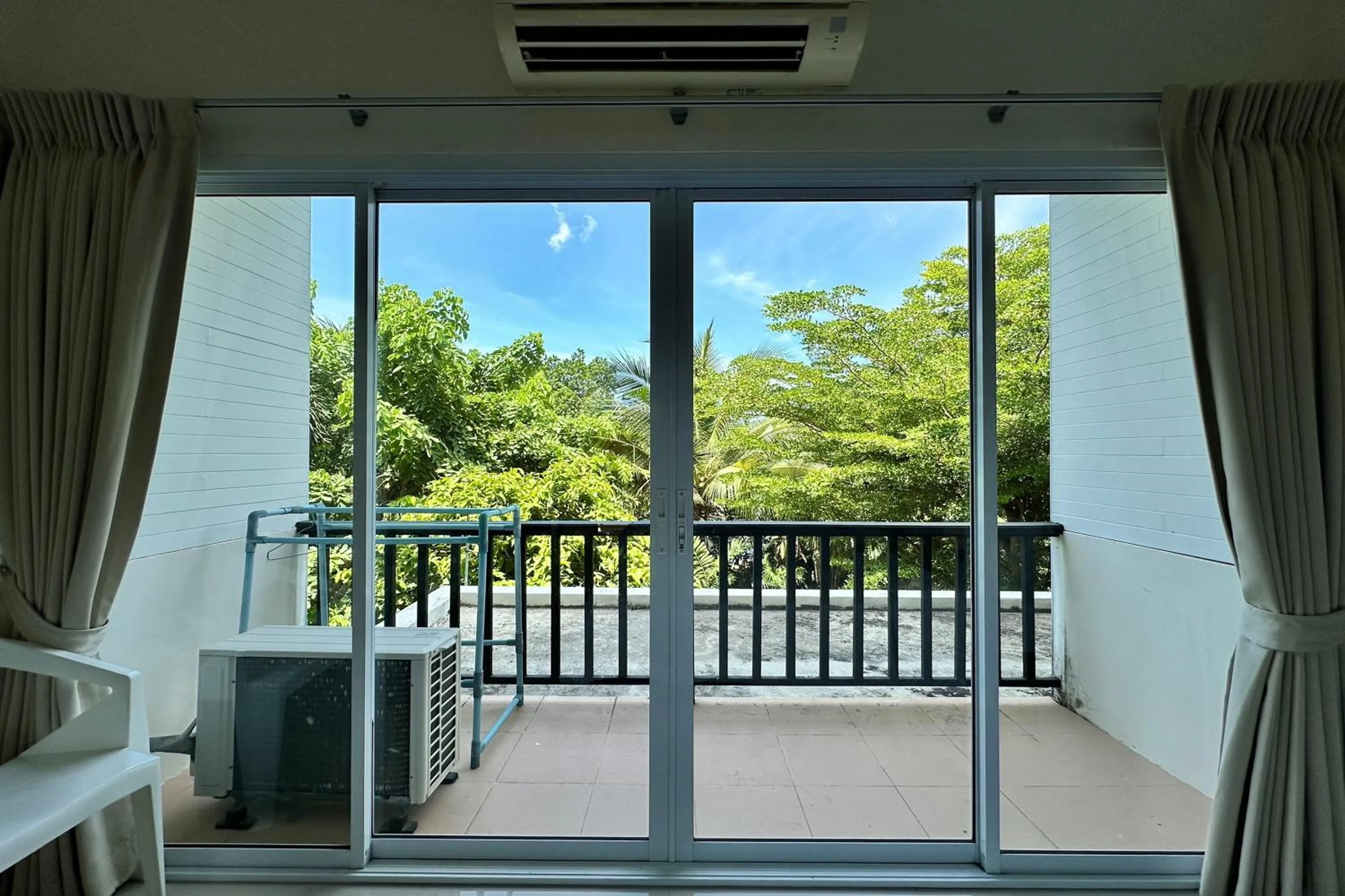 Balcony/Terrace, Bed in Choengmon Residence