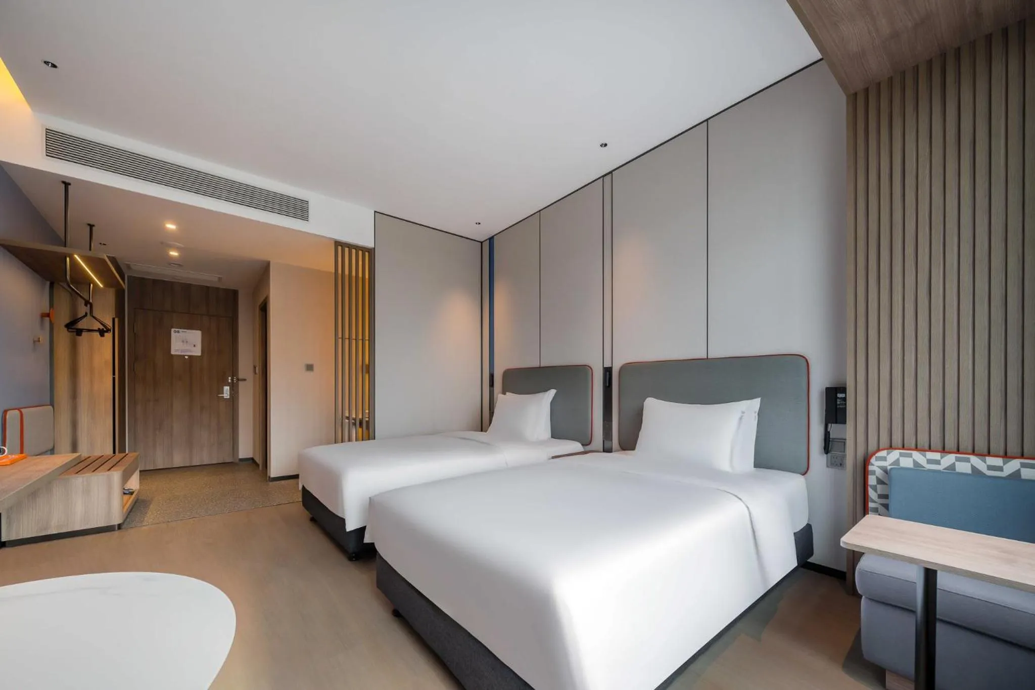 Photo of the whole room in Holiday Inn Express Jiangmen East Station by IHG