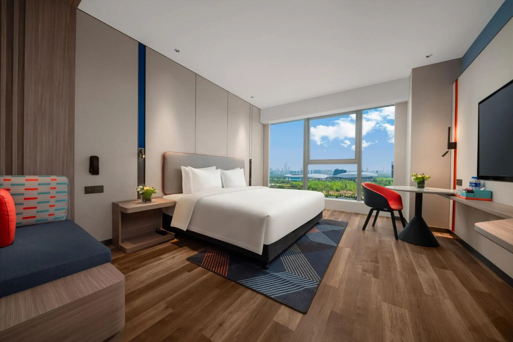 Photo of the whole room, Bed in Holiday Inn Express Nanjing Jiangbei Wonhall Mall