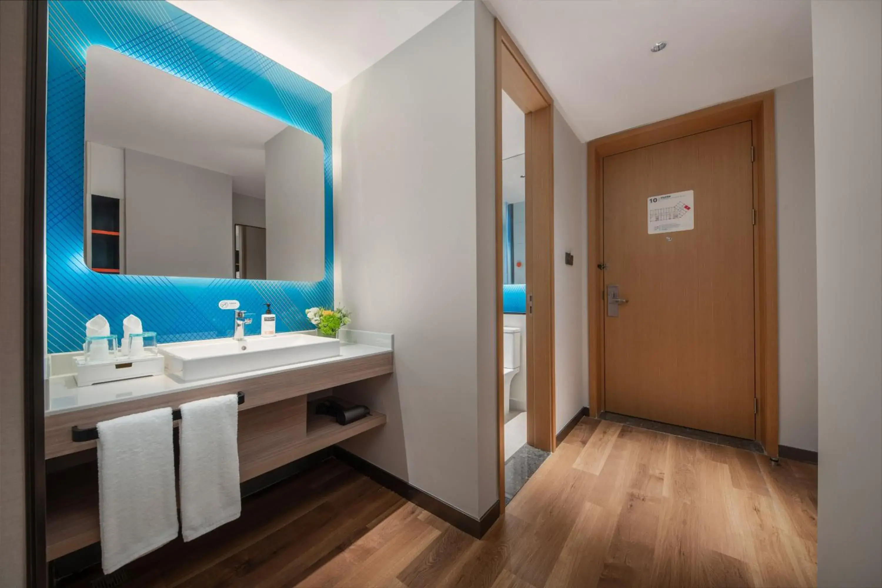 Photo of the whole room in Holiday Inn Express Nanjing Jiangbei Wonhall Mall Photo of the whole room in Holiday Inn Express Nanjing Jiangbei Wonhall Mall