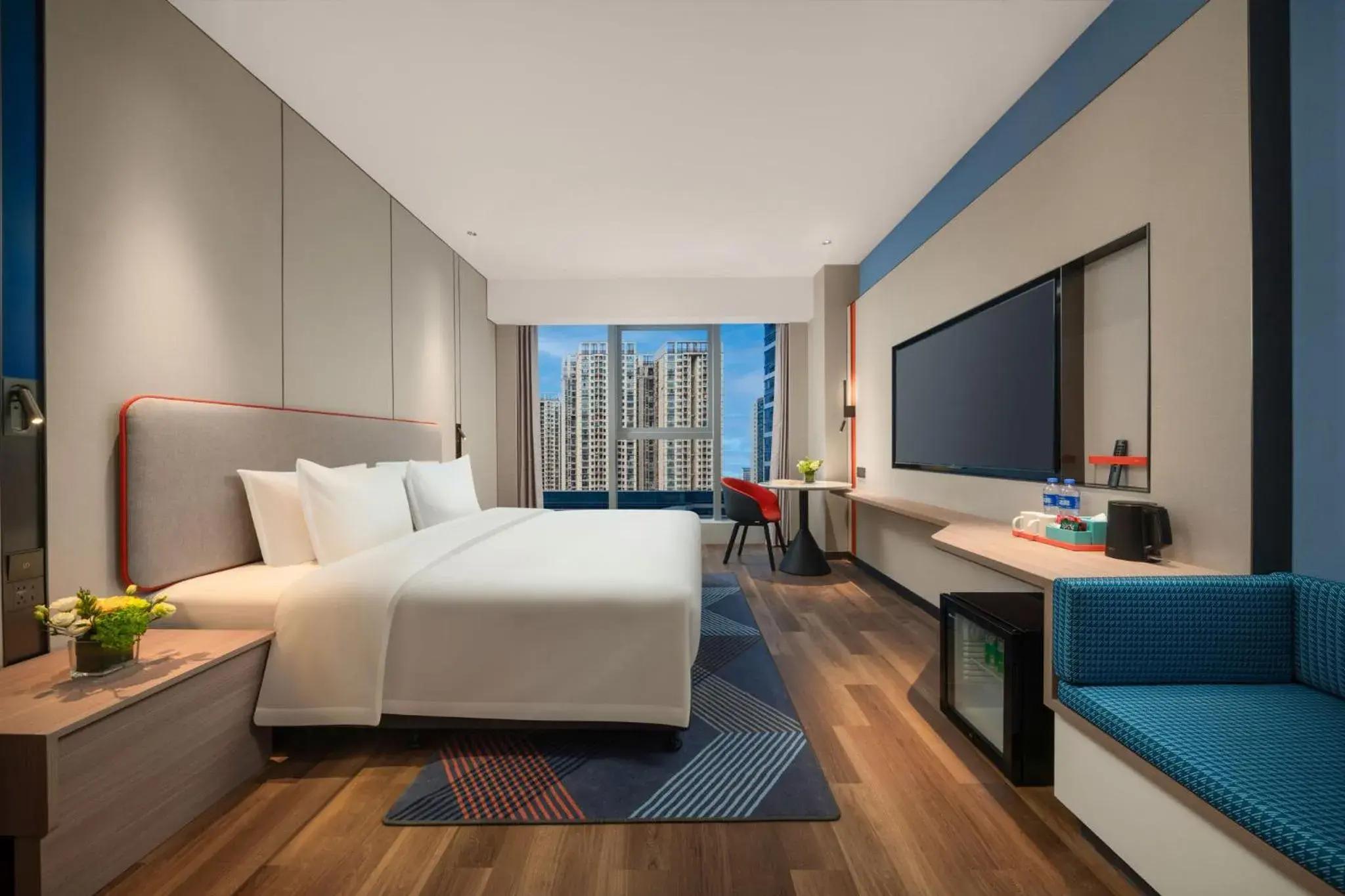 Standard King Room - High Floor in Holiday Inn Express Nanjing Jiangbei Wonhall Mall Standard King Room - High Floor in Holiday Inn Express Nanjing Jiangbei Wonhall Mall