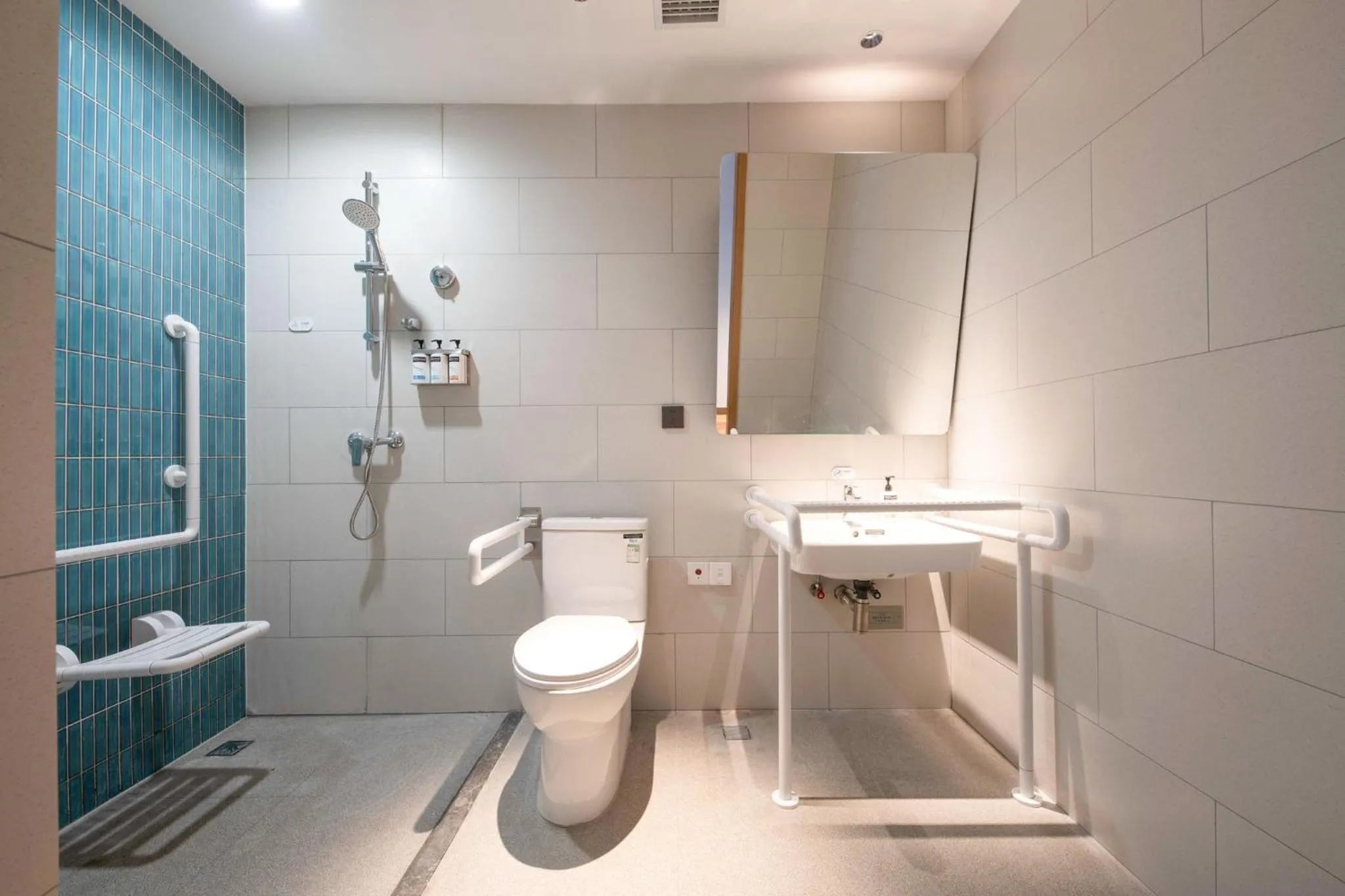 Bathroom in Holiday Inn Express Nanjing Jiangbei Wonhall Mall