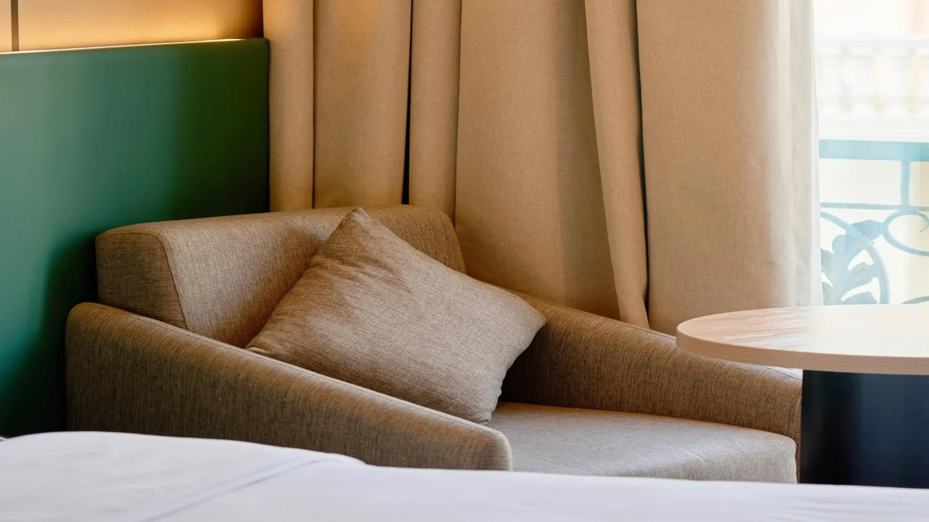 Standard Twin Room with Courtyard View in Holiday Inn Tashkent City by IHG Standard Twin Room with Courtyard View in Holiday Inn Tashkent City by IHG