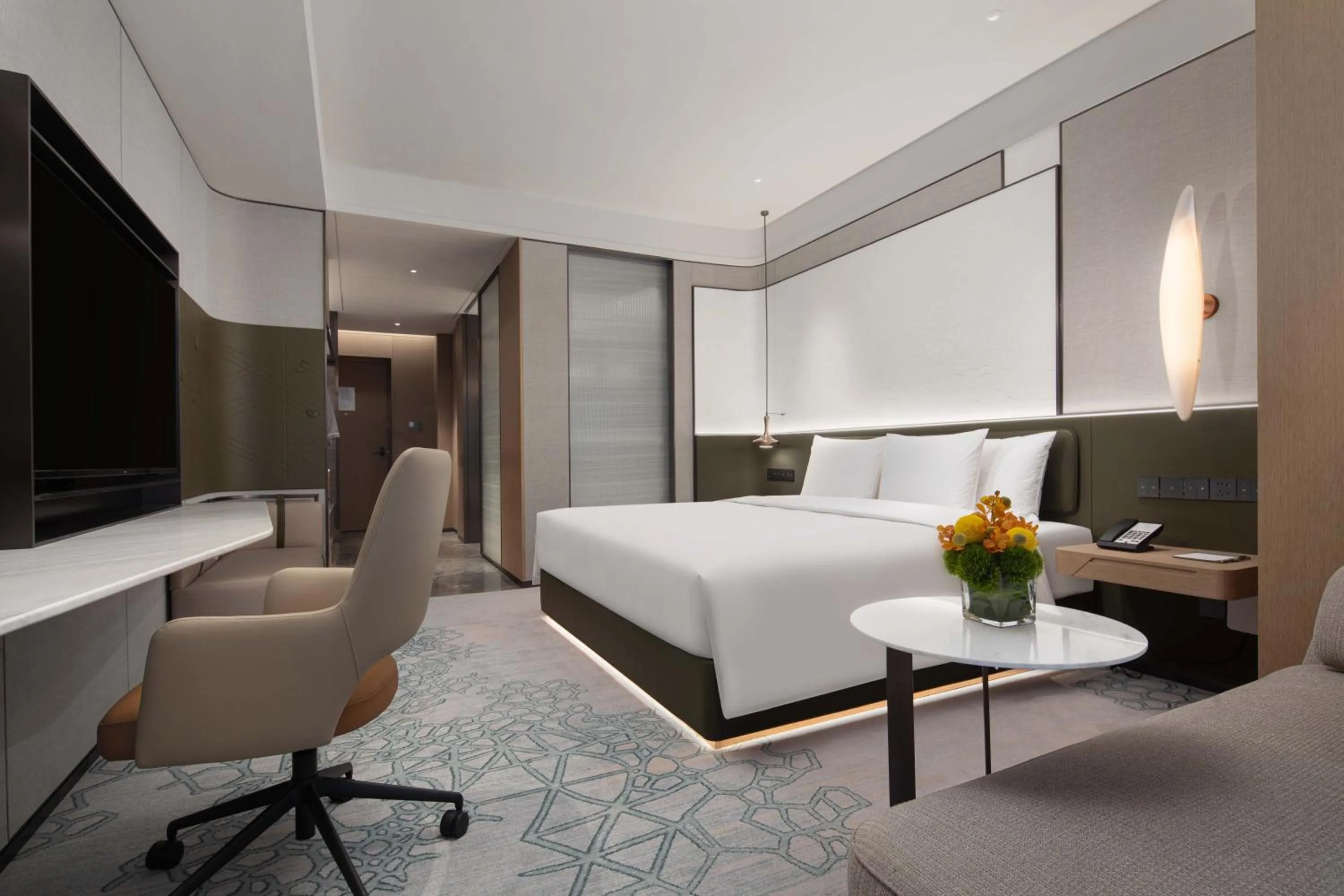 Bed in Crowne Plaza Jinan Runhua by IHG