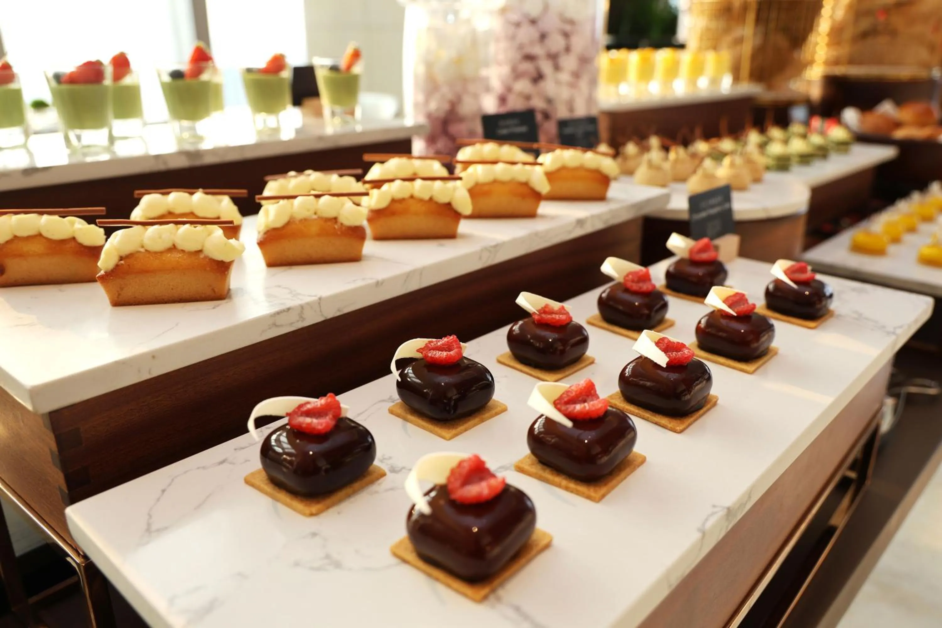 Restaurant/places to eat in Crowne Plaza Jinan Runhua by IHG