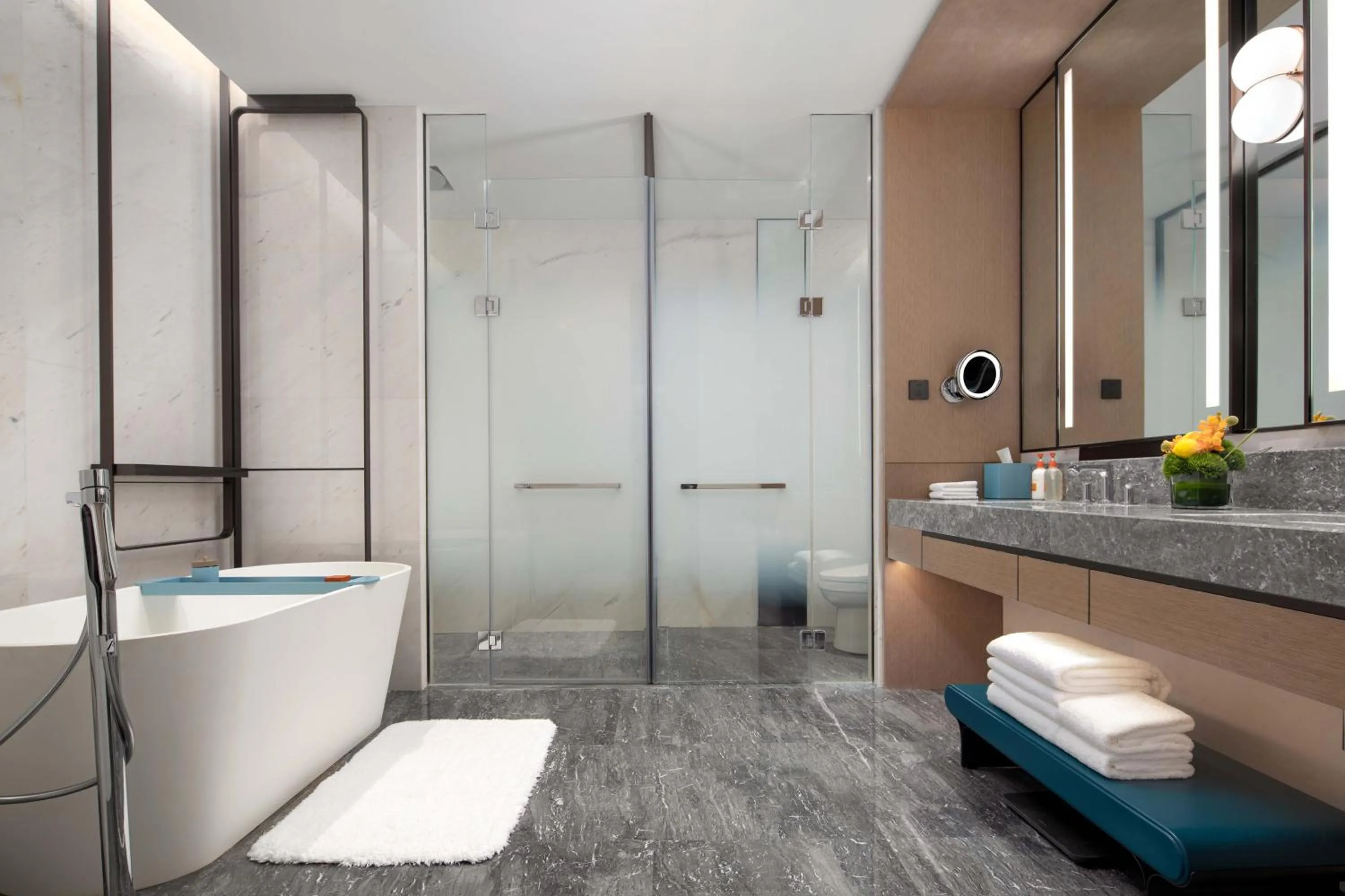 Shower in Crowne Plaza Jinan Runhua by IHG