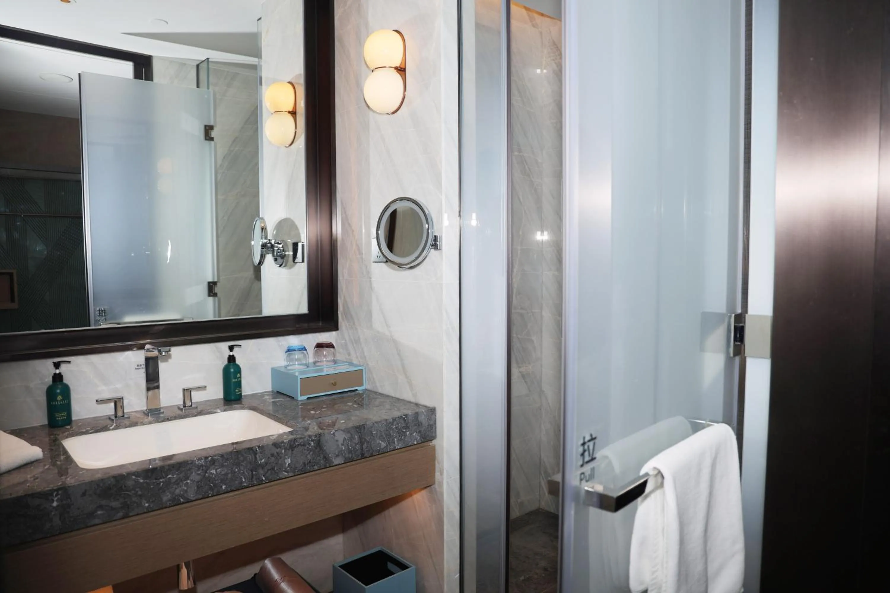 Bathroom in Crowne Plaza Jinan Runhua by IHG