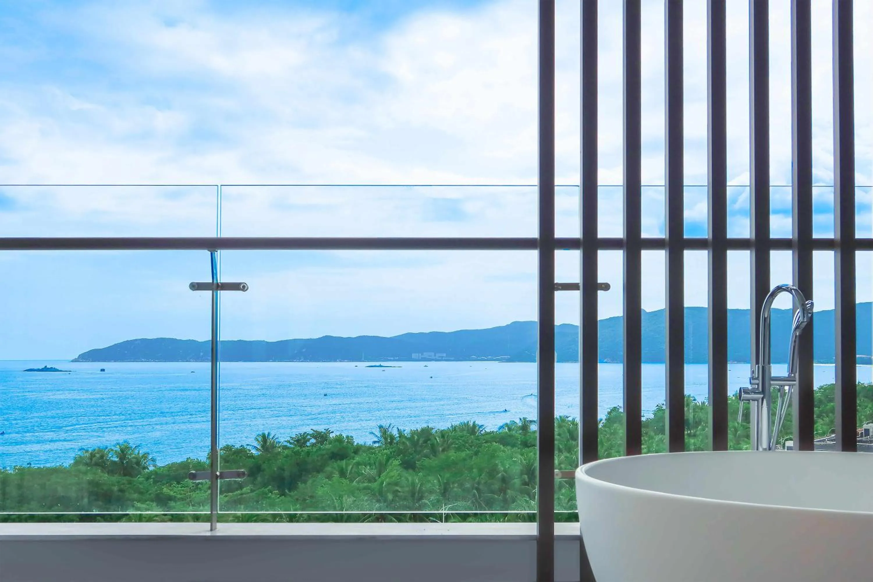 Bath in HUALUXE Sanya Yalong Bay Resort