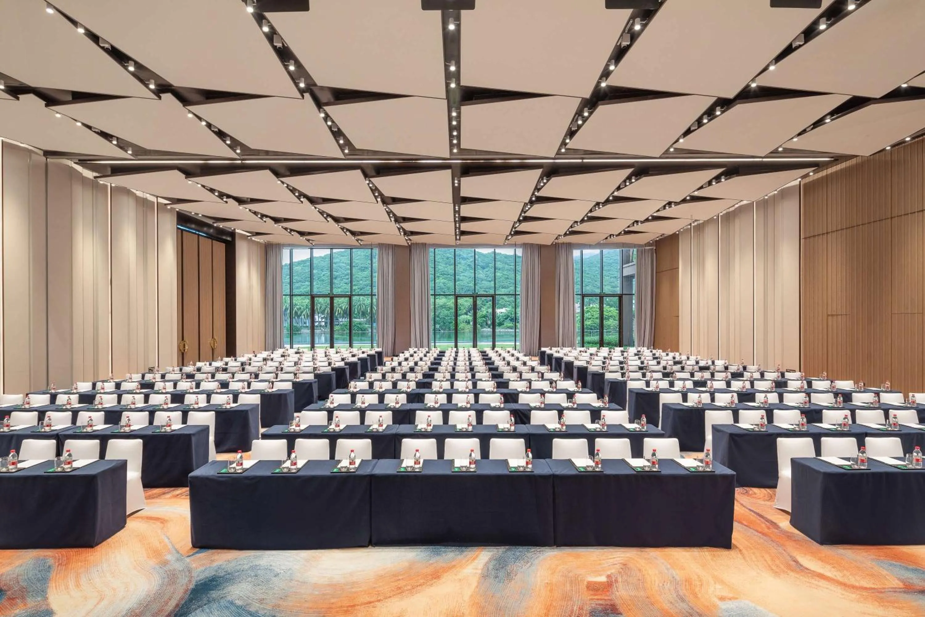 Meeting/conference room in HUALUXE Sanya Yalong Bay Resort