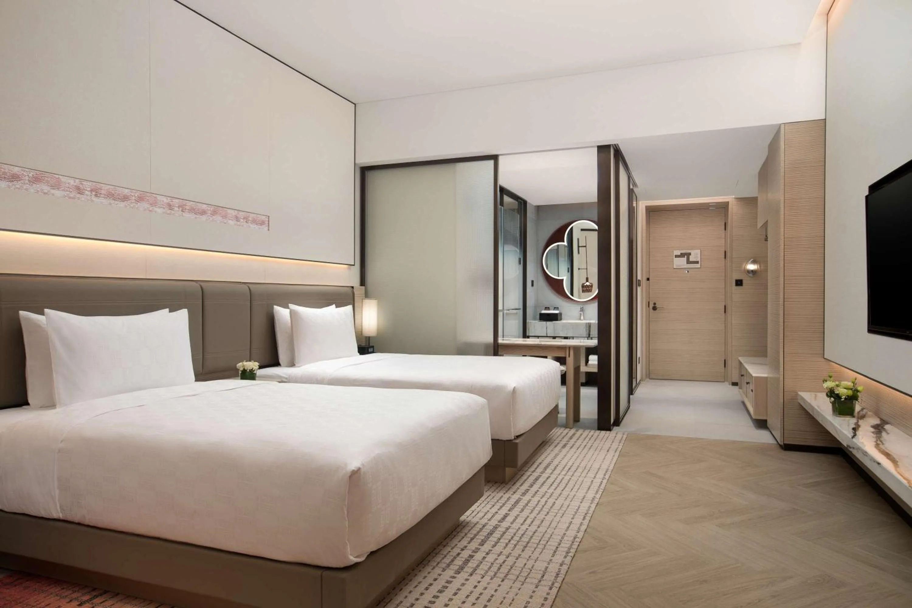 Photo of the whole room, Bed in HUALUXE Sanya Yalong Bay Resort