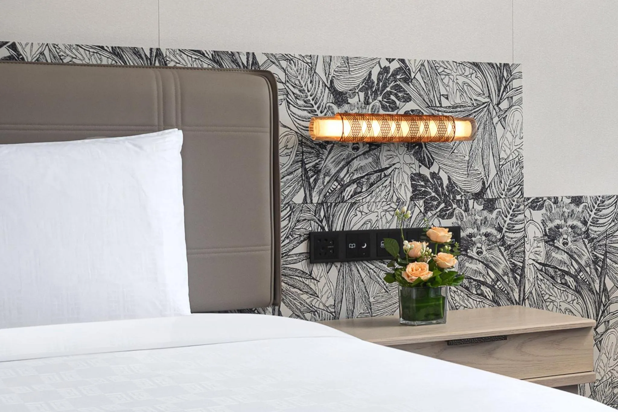 Photo of the whole room, Bed in HUALUXE Sanya Yalong Bay Resort