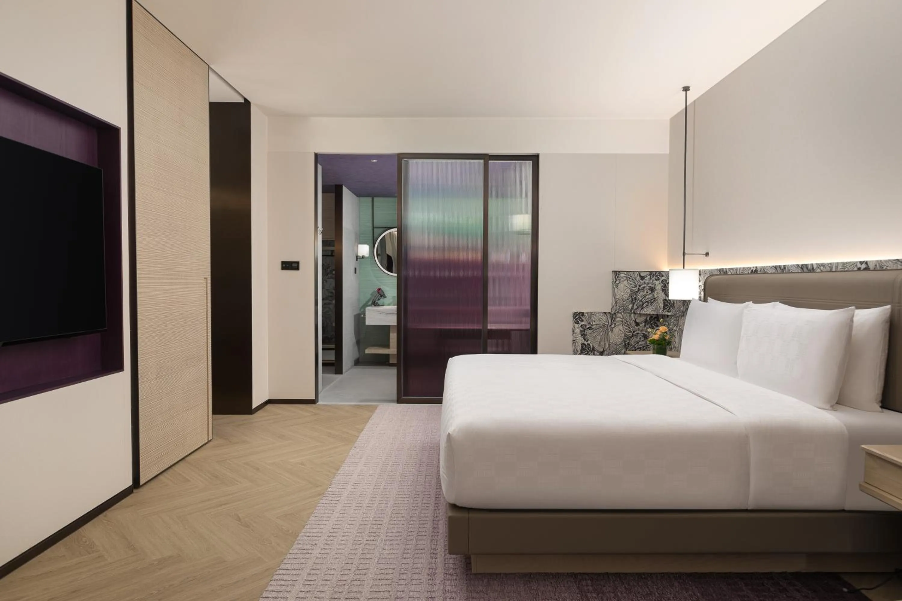 Bedroom, Bed in HUALUXE Sanya Yalong Bay Resort