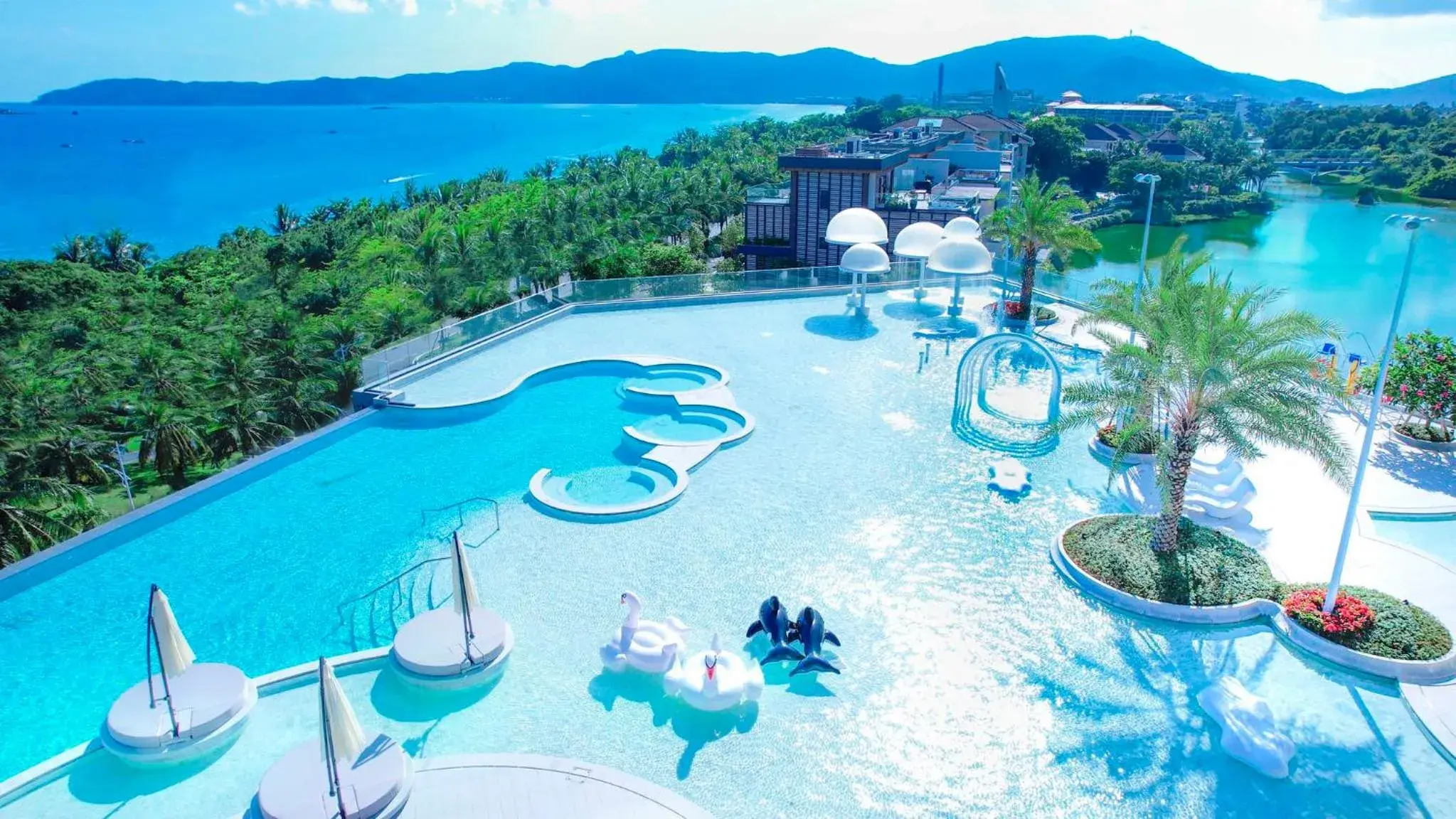 HUALUXE Sanya Yalong Bay Resort HUALUXE Sanya Yalong Bay Resort