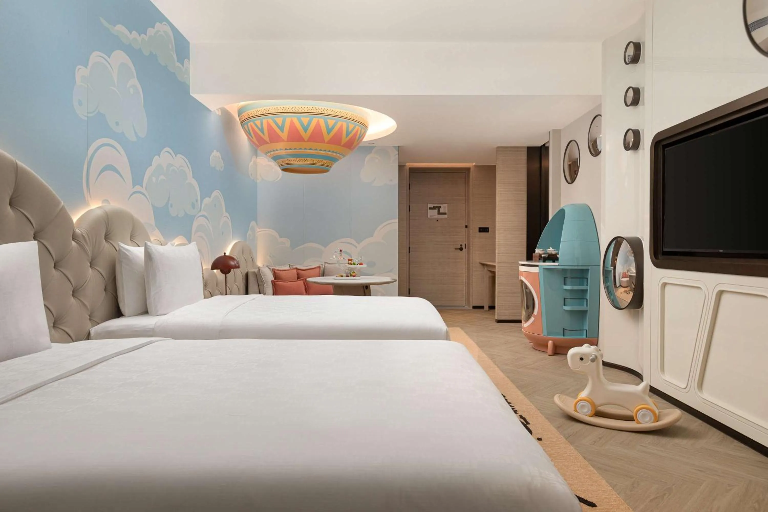 Photo of the whole room, Bed in HUALUXE Sanya Yalong Bay Resort