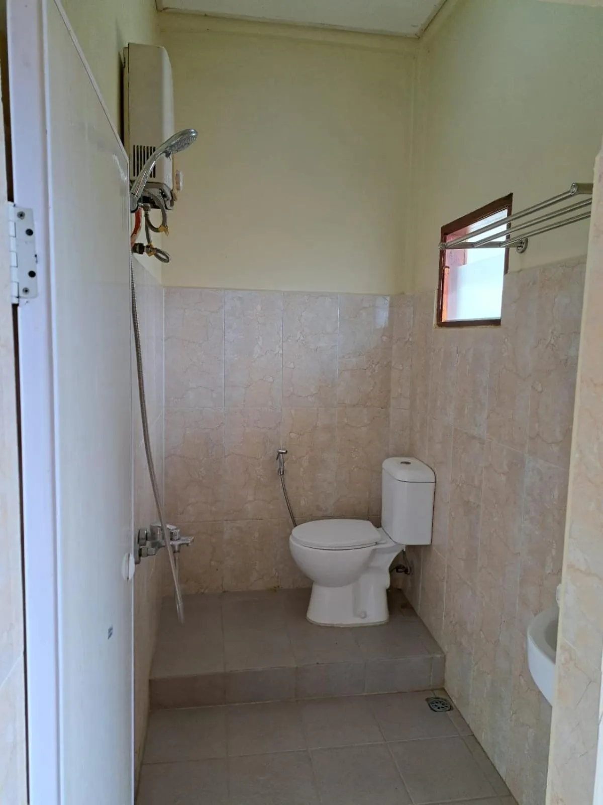 Shower in Shohwah Syariah