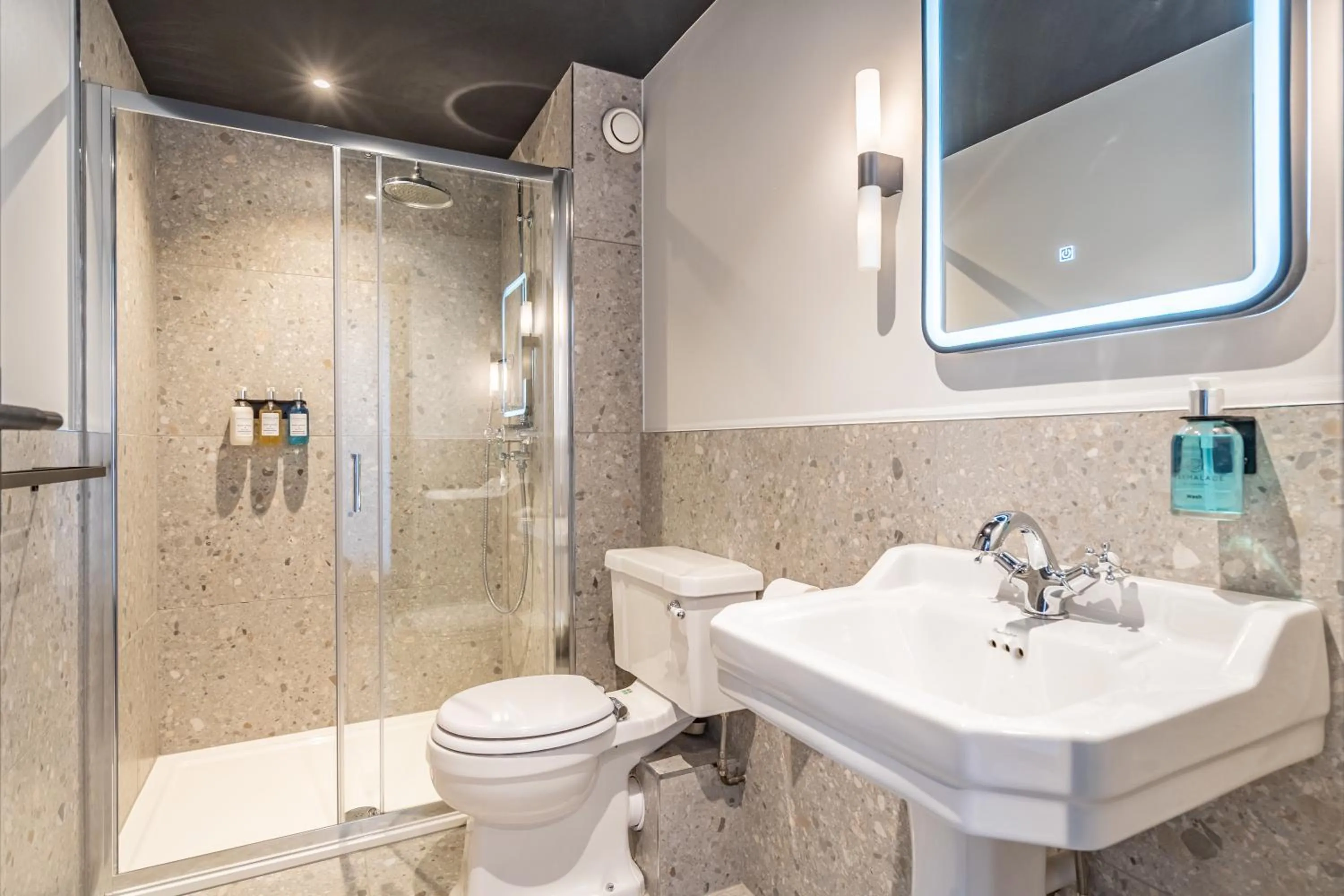 Shower in Crescent Place by Mansley