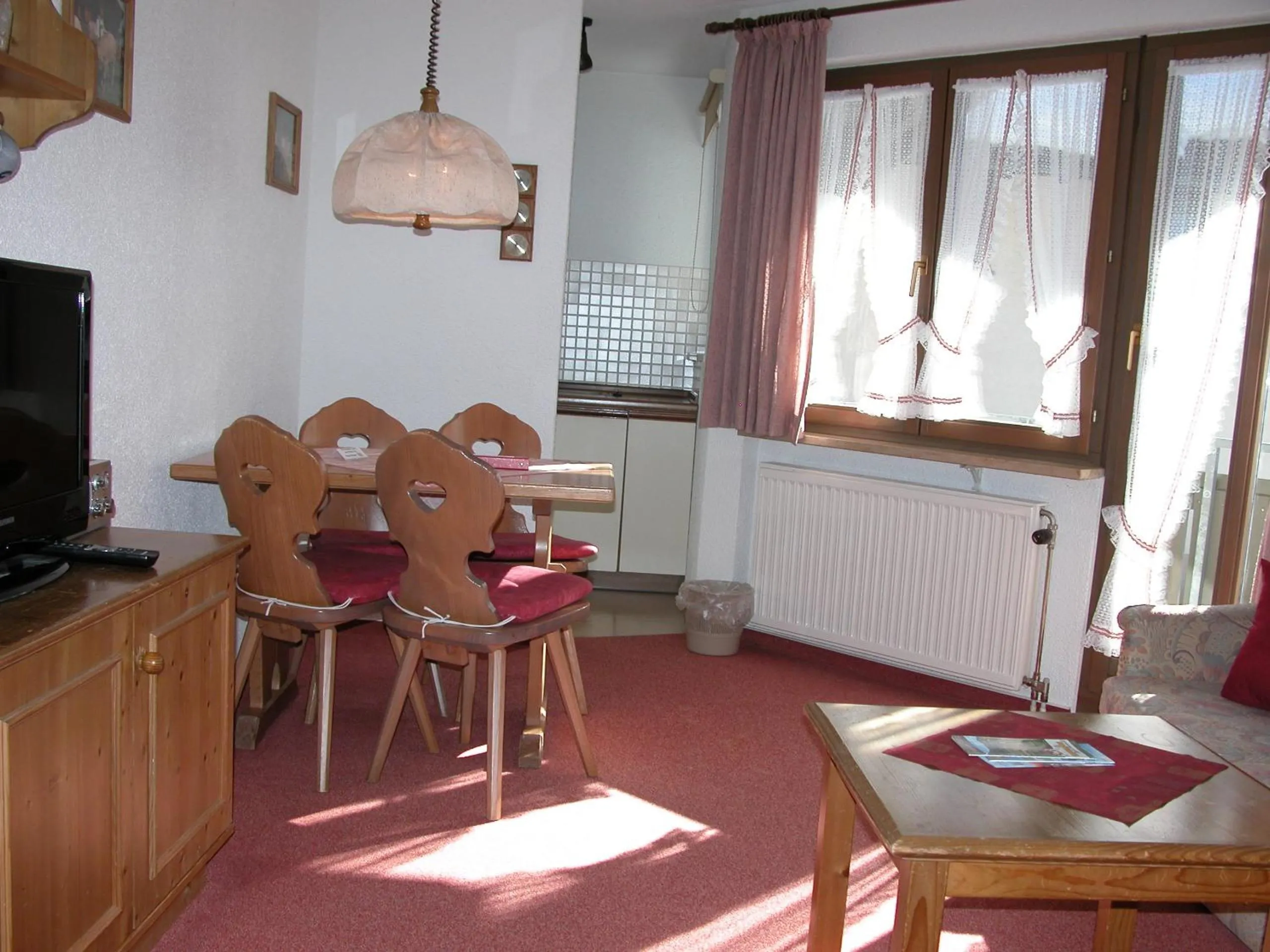 Dining area in Ferienwohnungen Kupferkanne