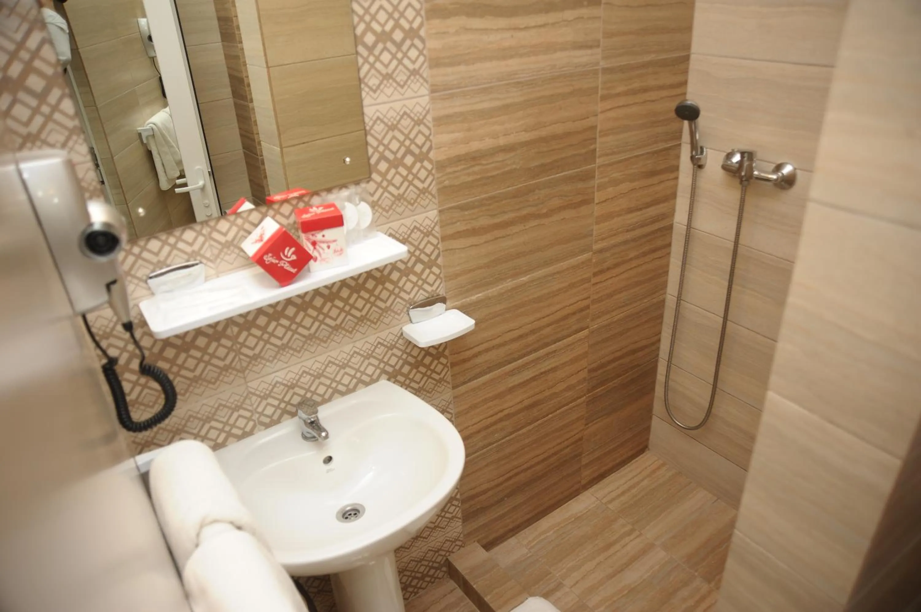 Shower in Hotel Pinguin