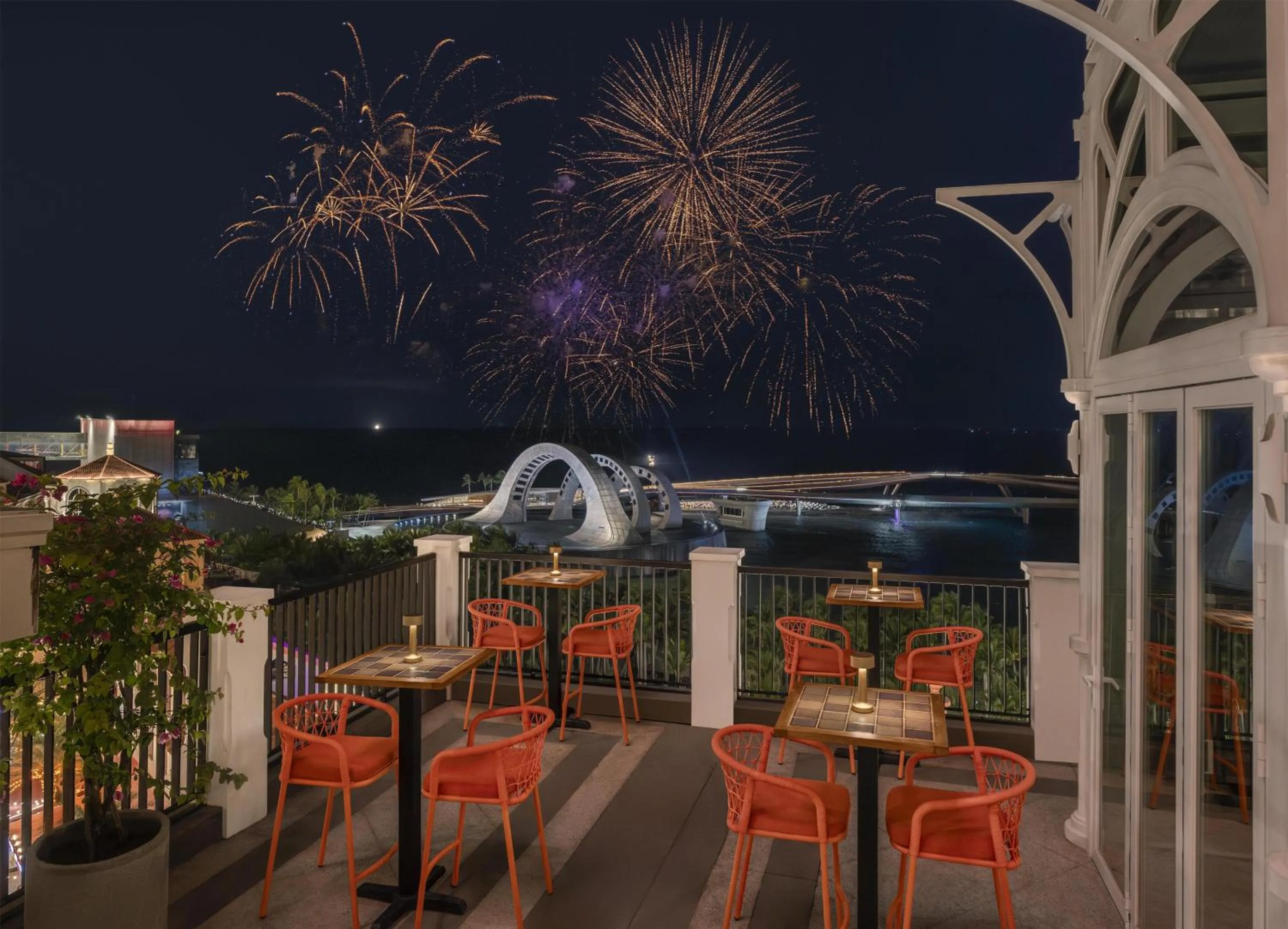 Restaurant/places to eat in La Festa Phu Quoc, Curio Collection By Hilton