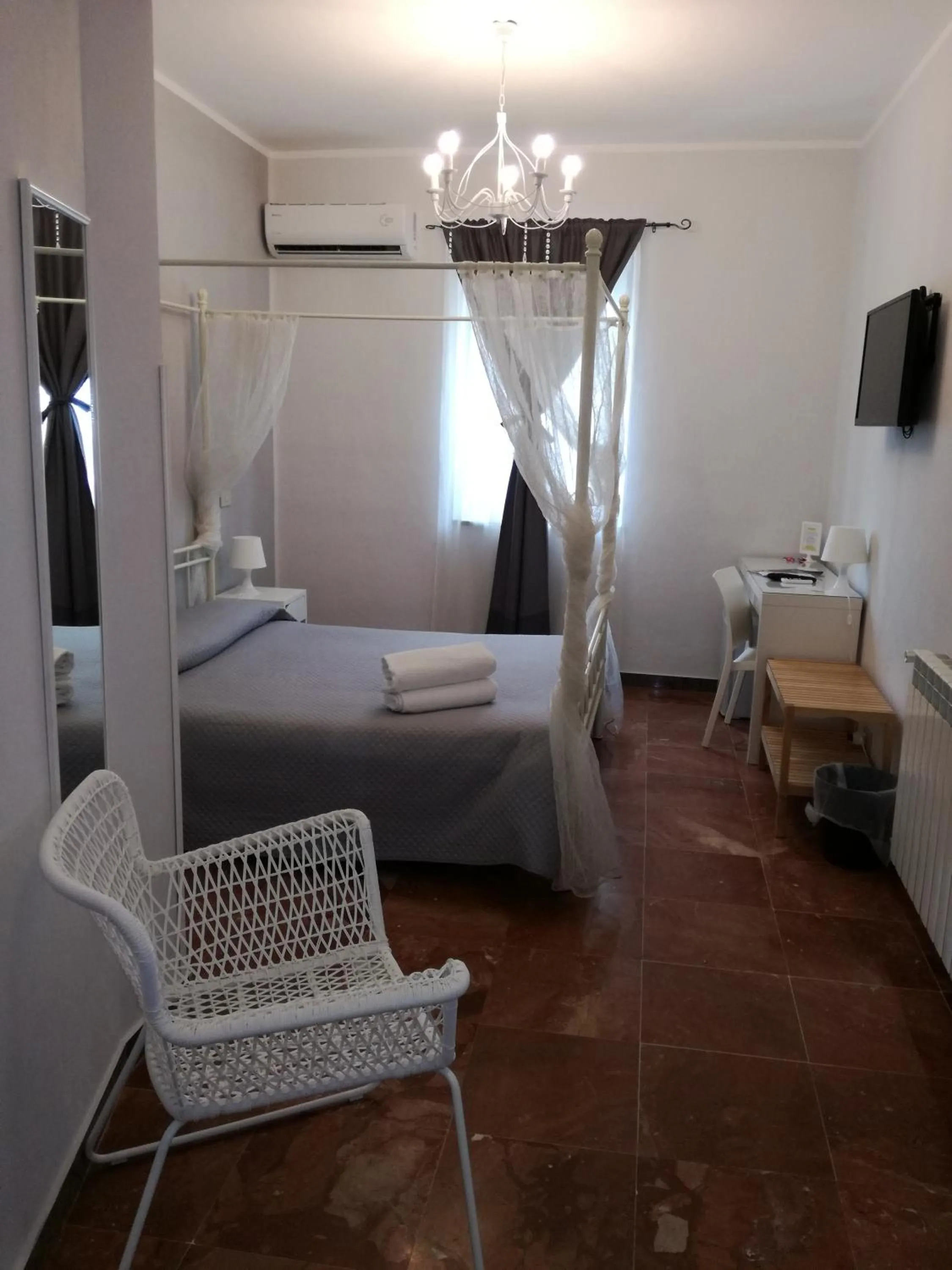 Photo of the whole room, Bed in Miss Sicily B&B