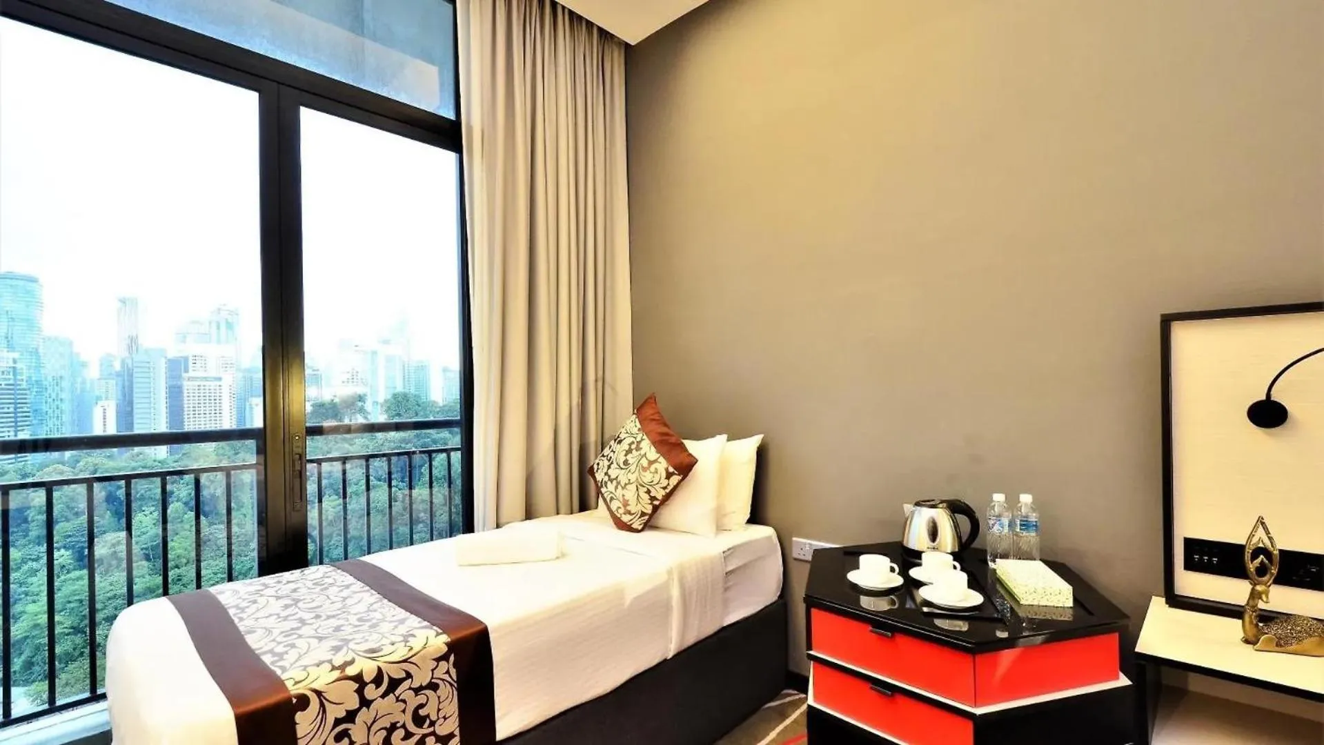 Bed in Red M101 by Oak Tree