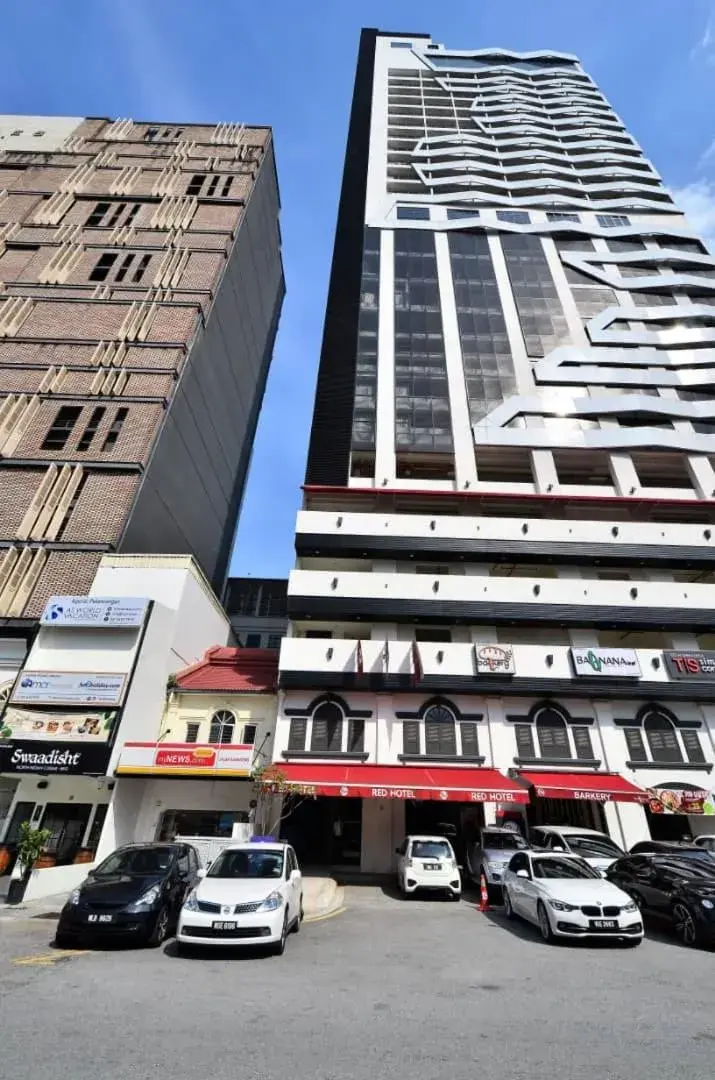 Property building in Red M101 by Oak Tree Property building in Red M101 by Oak Tree