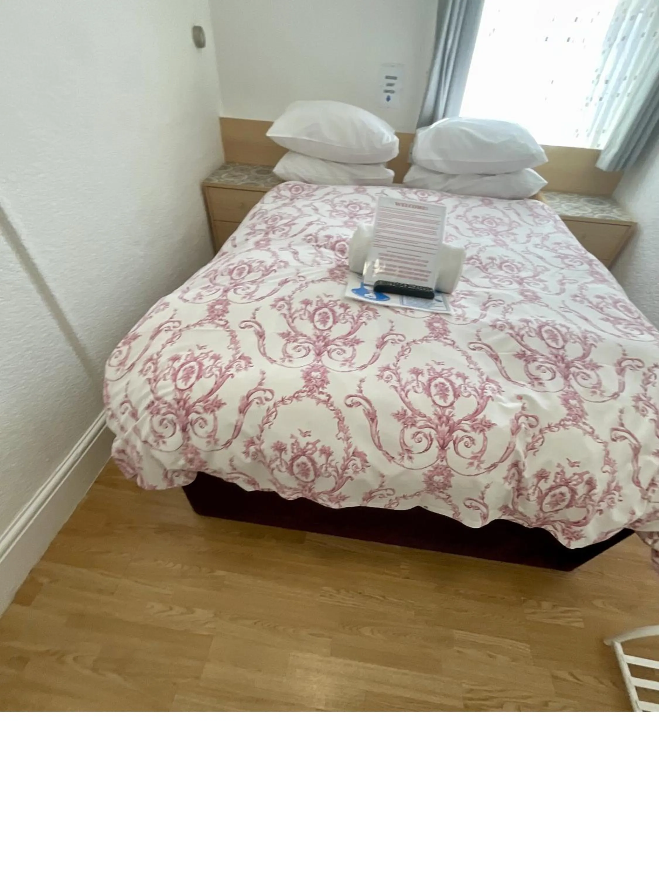 Bed in The Danescourt