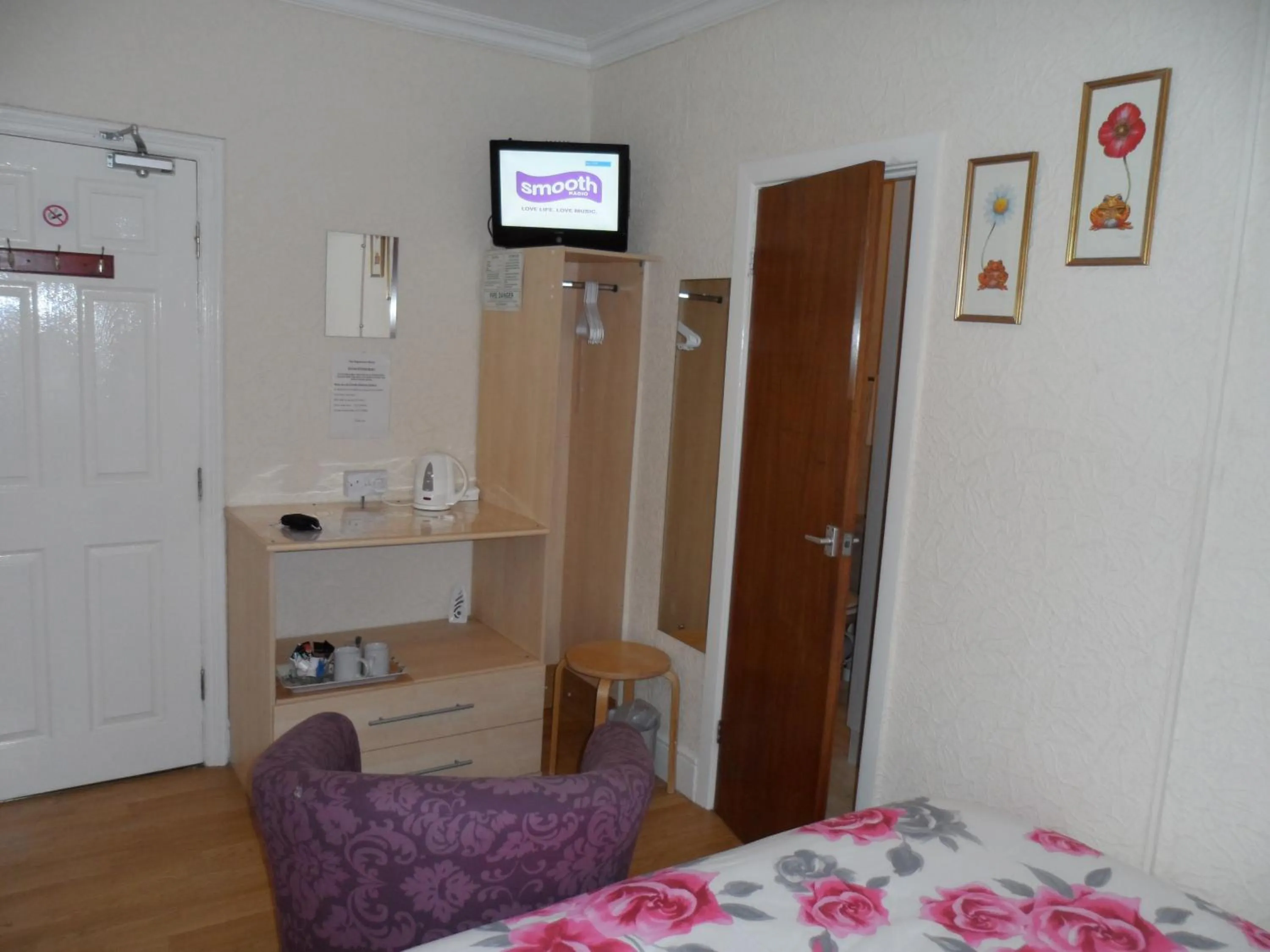 Bedroom, Bed in The Danescourt