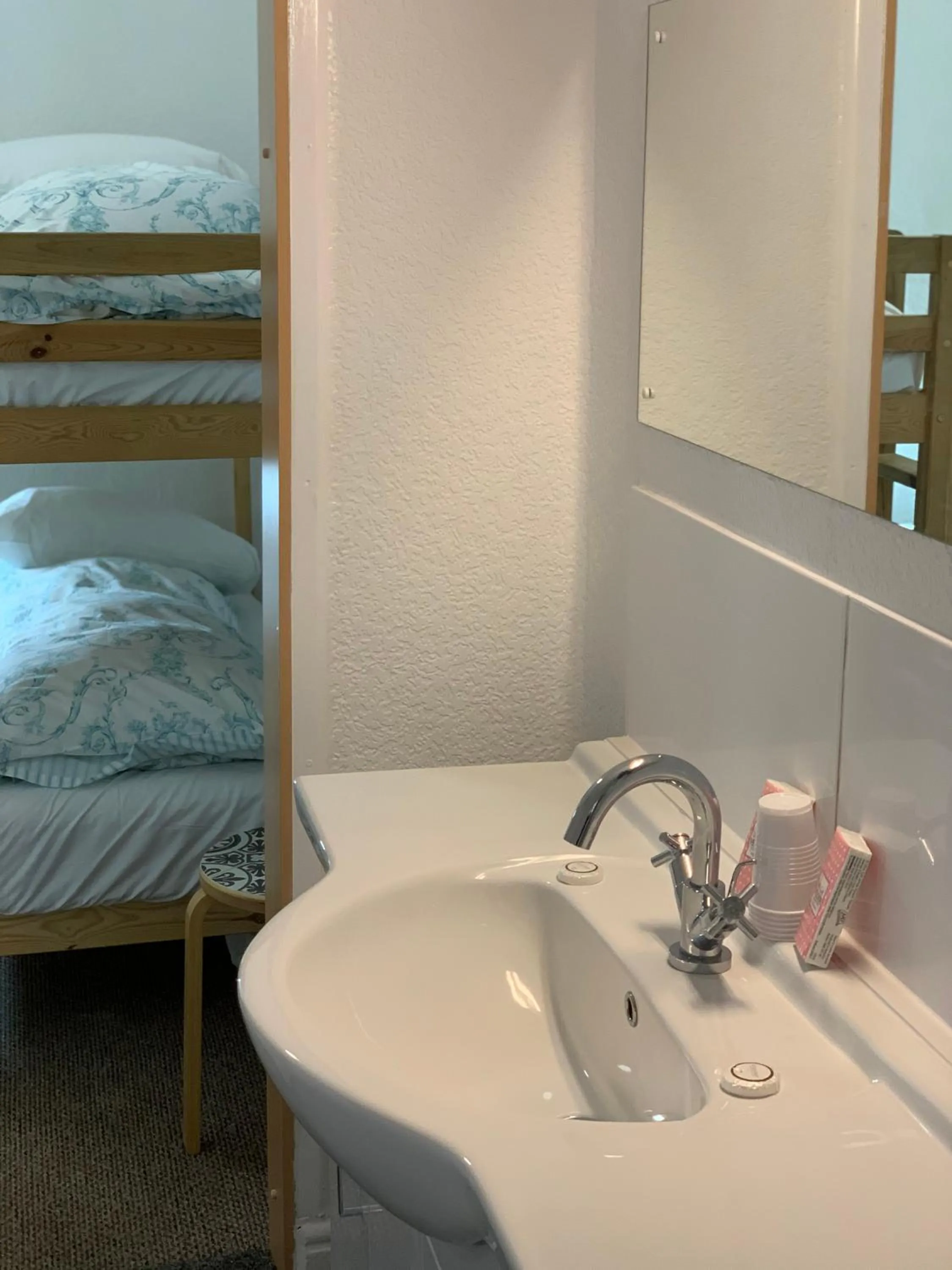 Decorative detail, Bed in The Danescourt