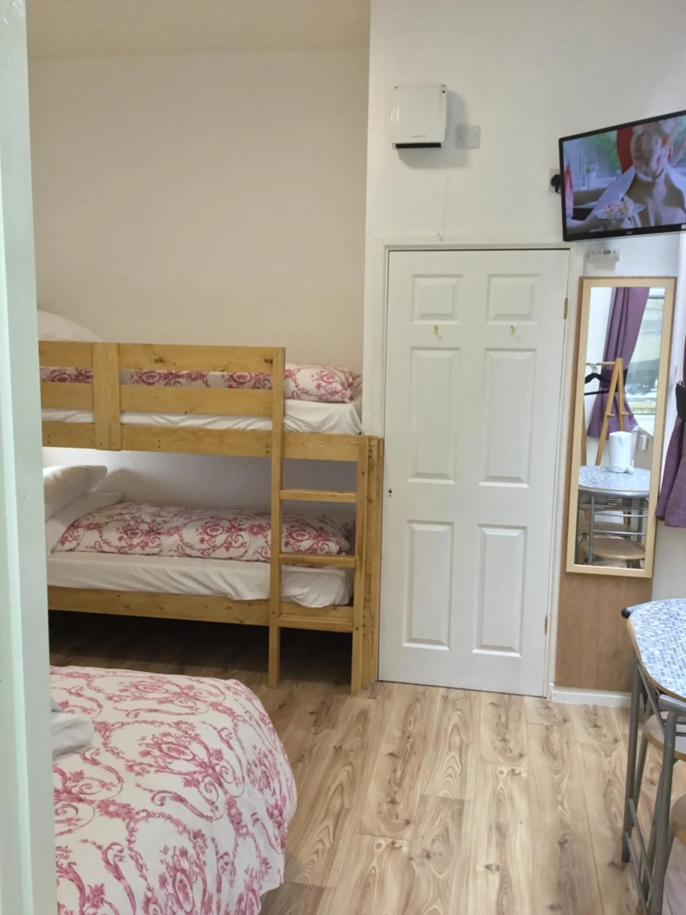 Bed in The Danescourt