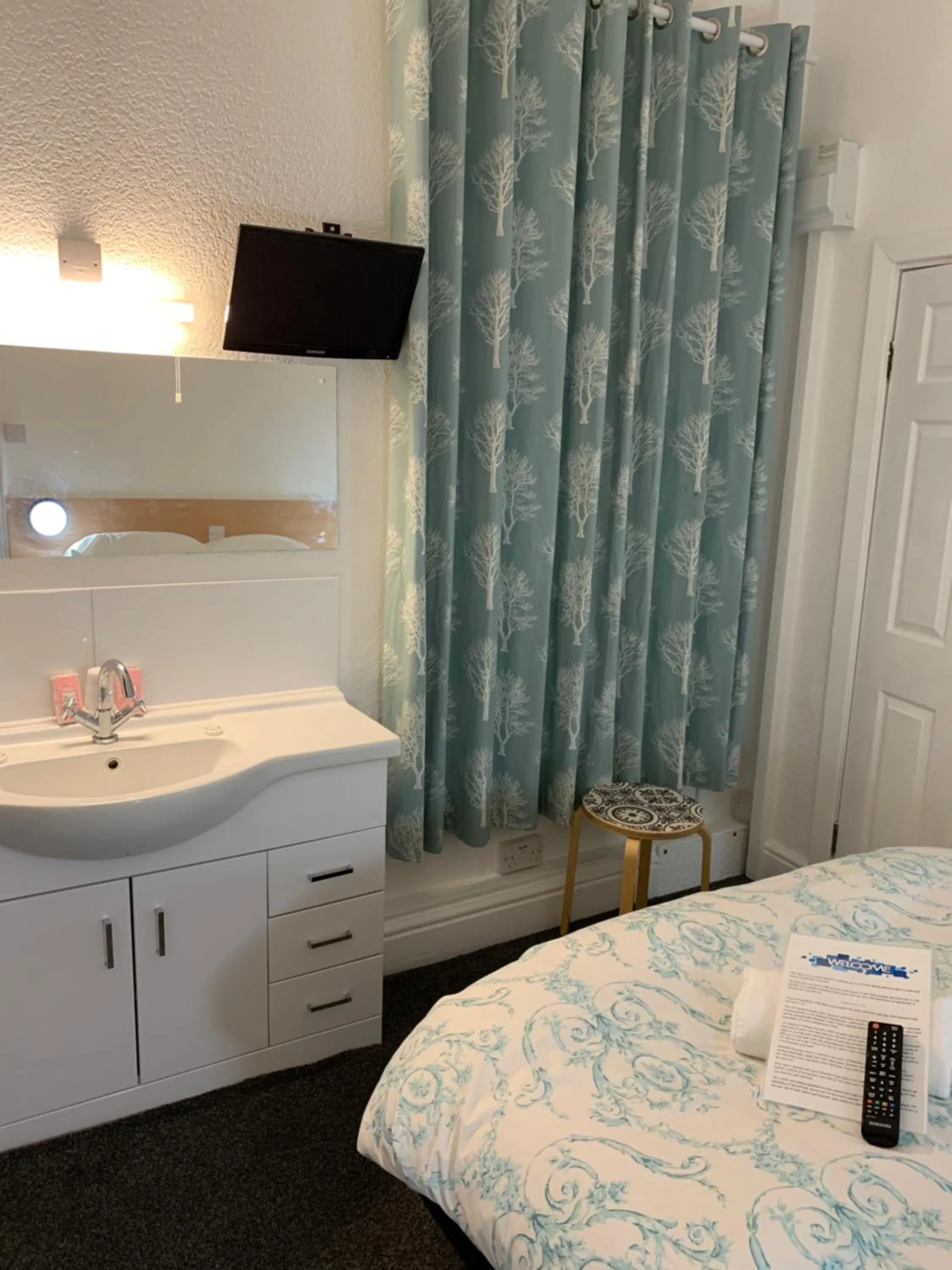 Decorative detail, Bed in The Danescourt