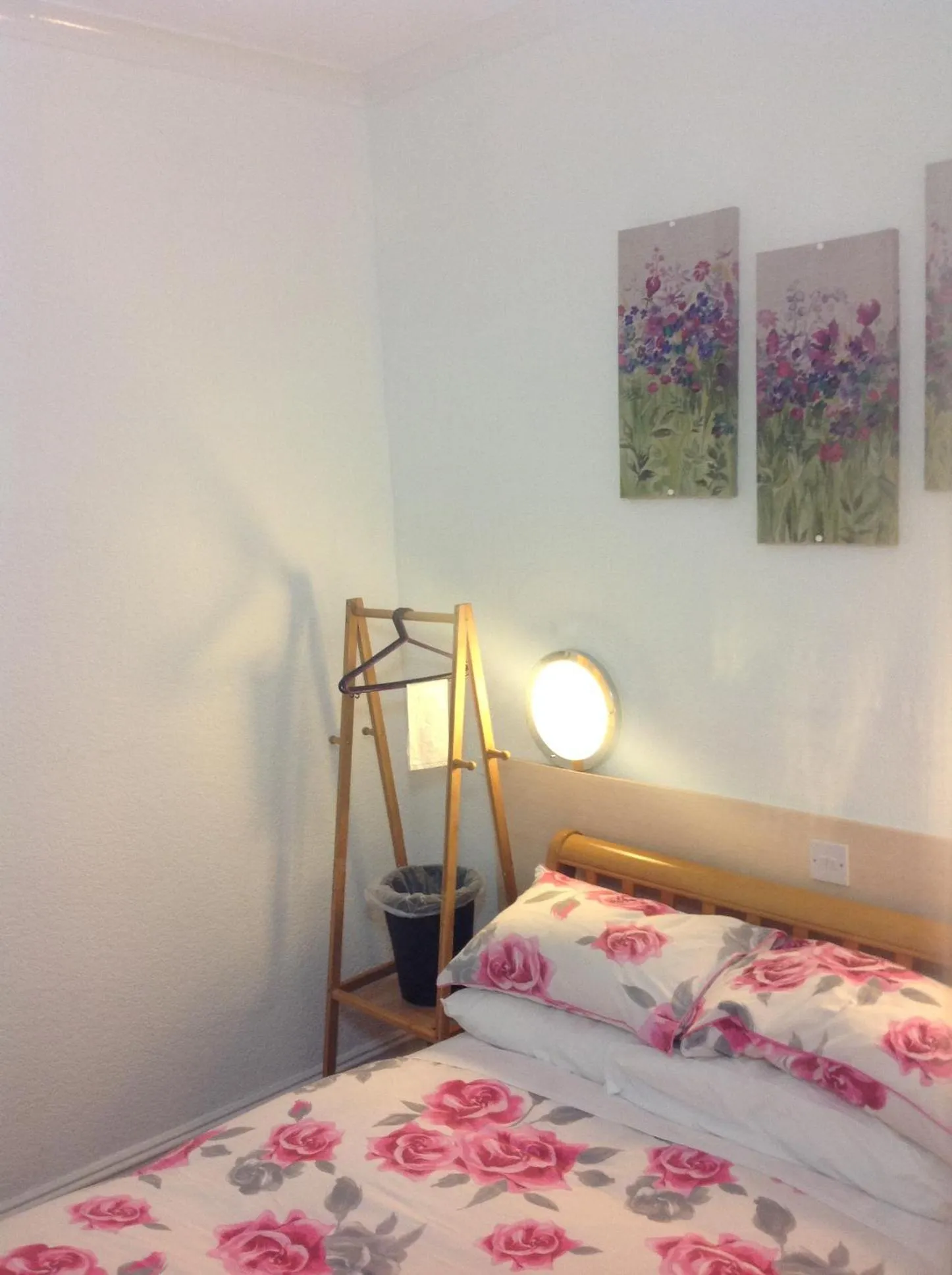 Bed in The Danescourt