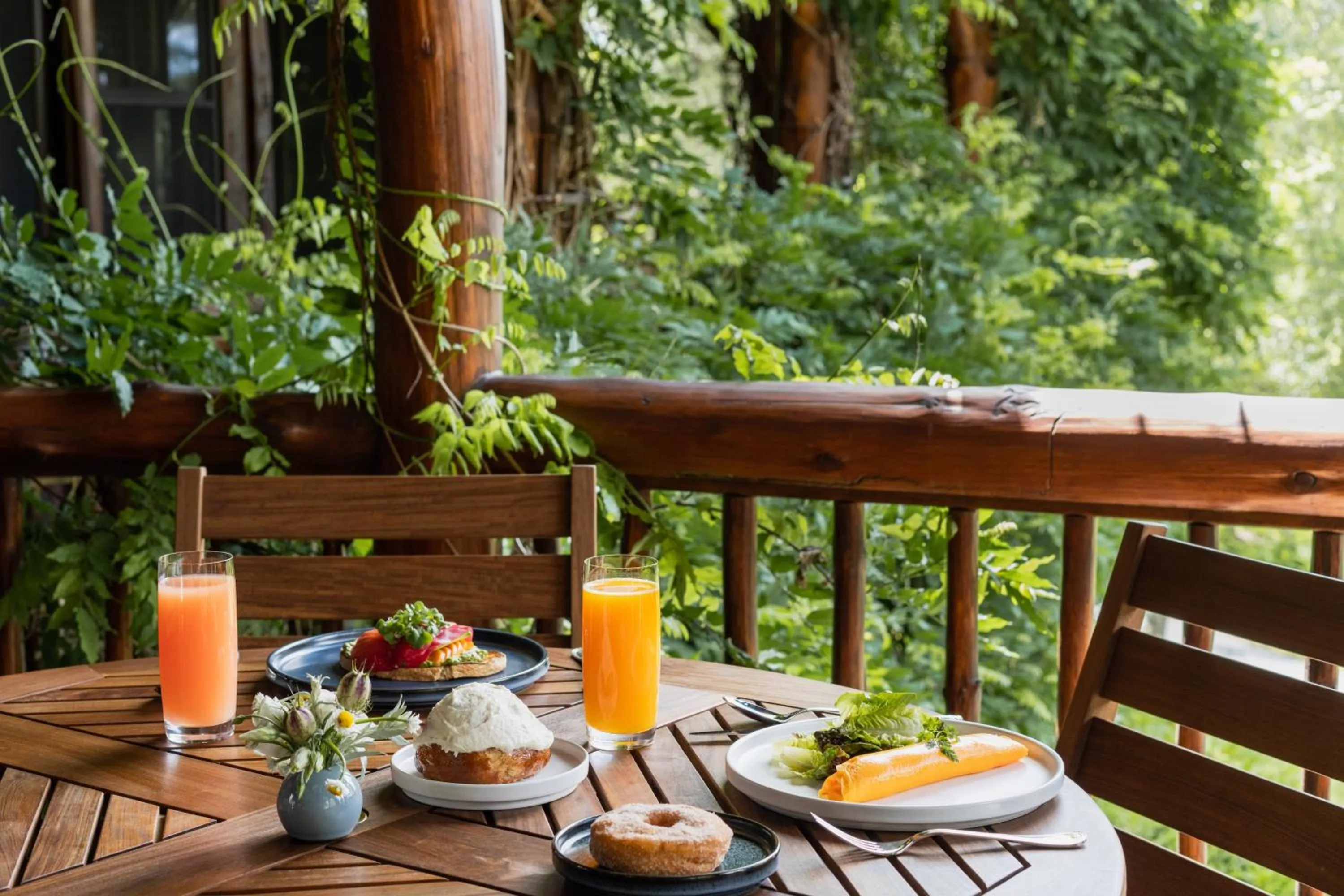 Restaurant/places to eat in The Chatwal Lodge (All-Inclusive) - in The Unbound Collection by Hyatt