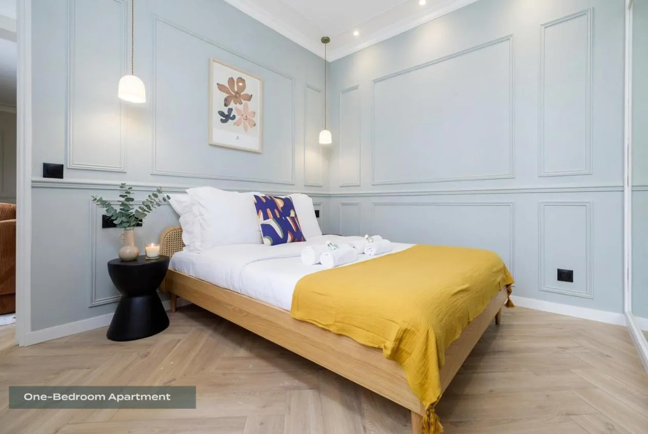 Bed in PoeticStay - Louvre