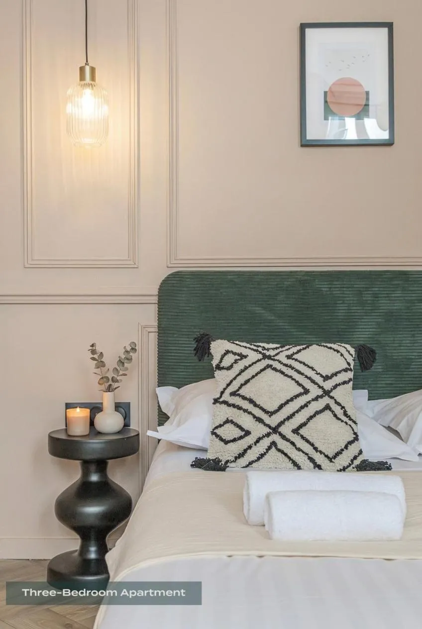 Bed in PoeticStay - Louvre