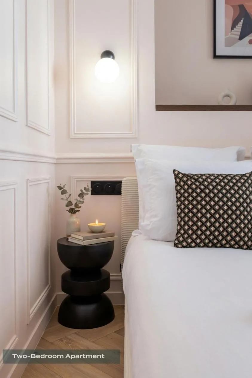 Bed in PoeticStay - Louvre