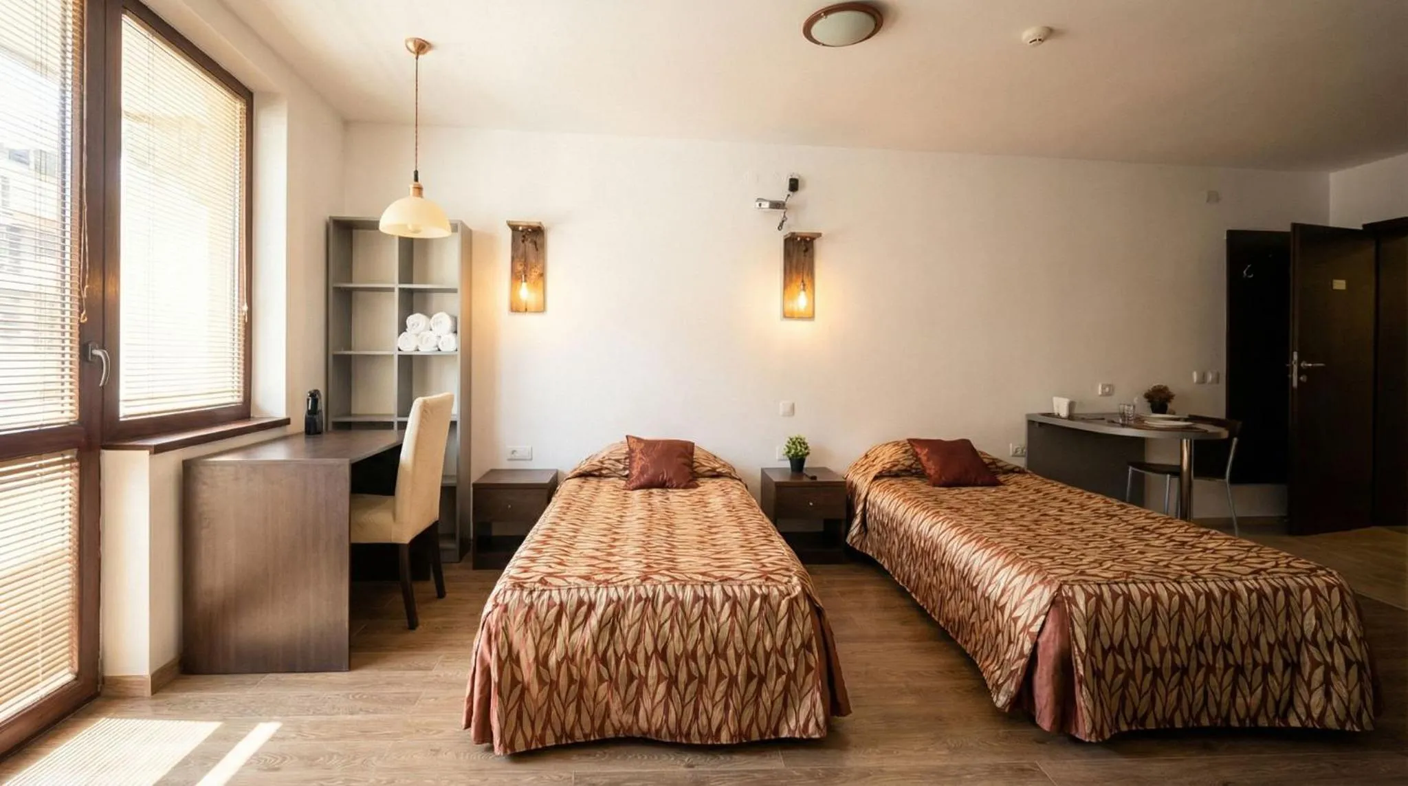 Bed in Mountain Paradise 2 - Quiet Cosy Studio - Balcony, Wifi